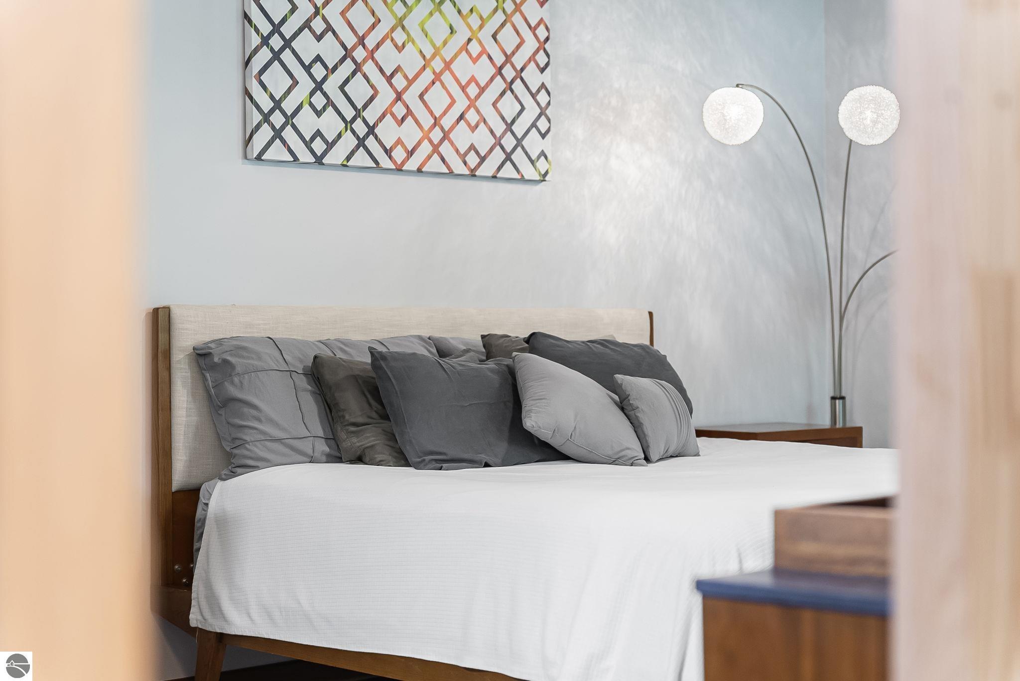 13631 N Forest Beach Shores