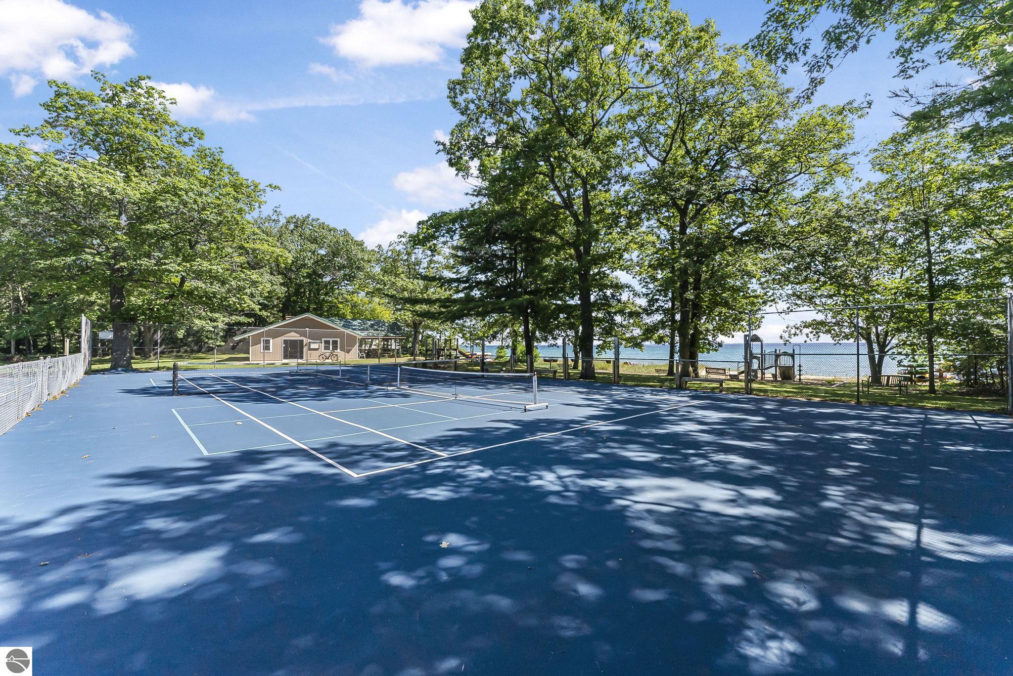 13631 N Forest Beach Shores