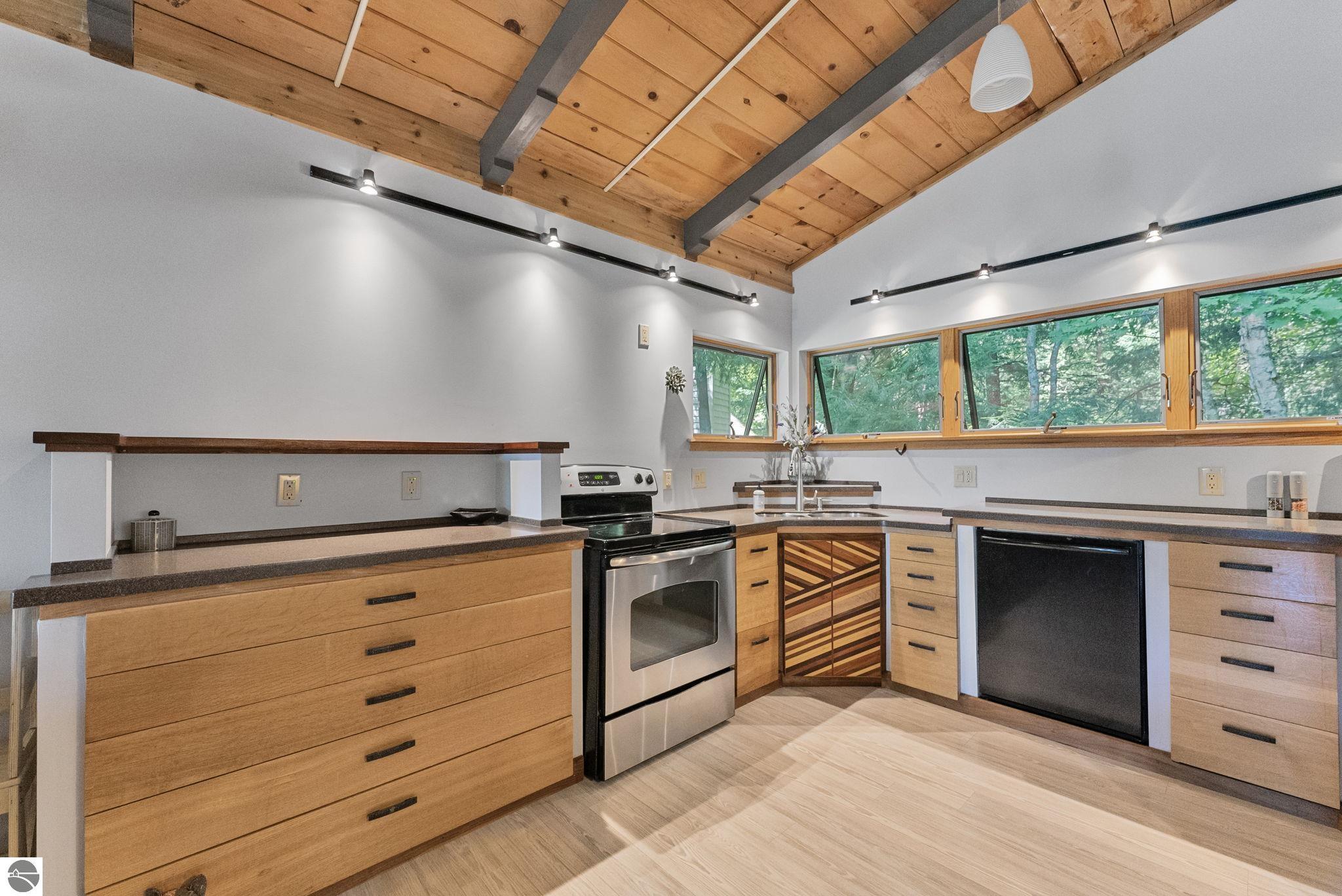 13631 N Forest Beach Shores