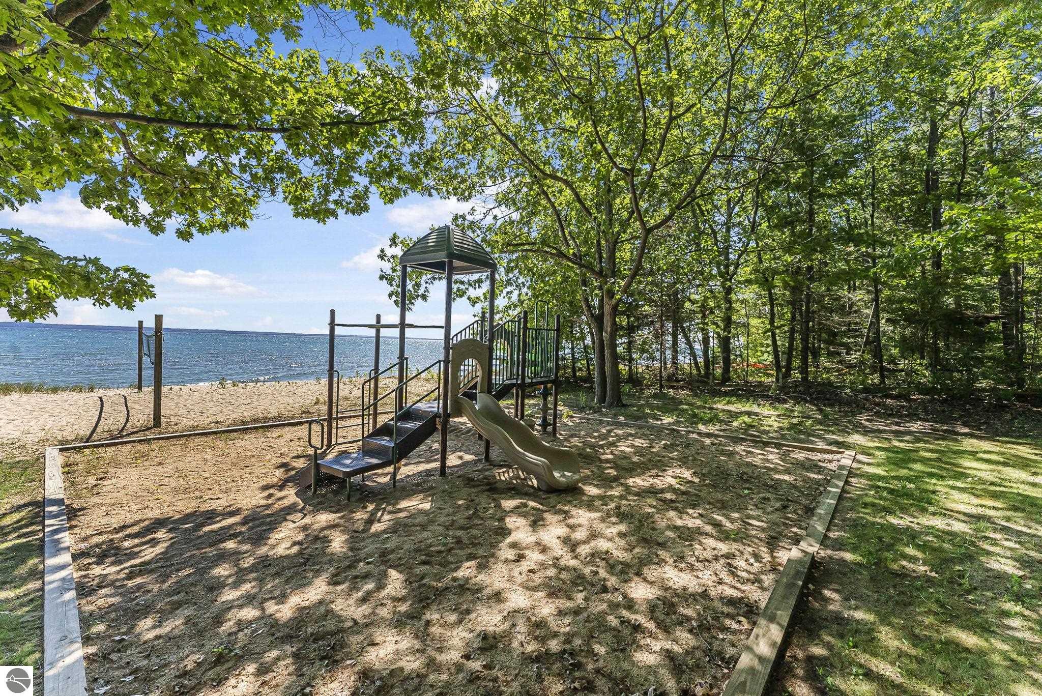 13631 N Forest Beach Shores