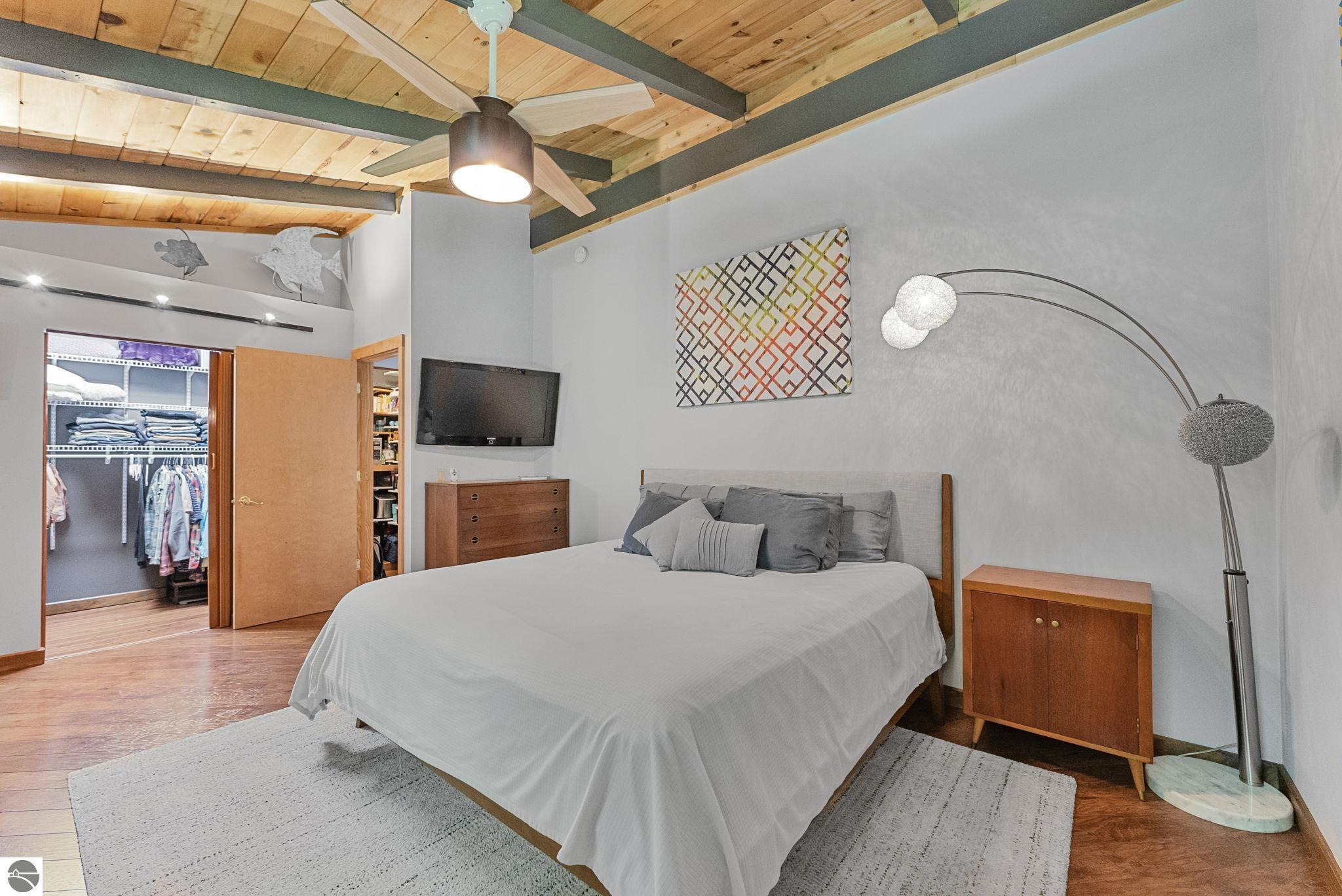 13631 N Forest Beach Shores