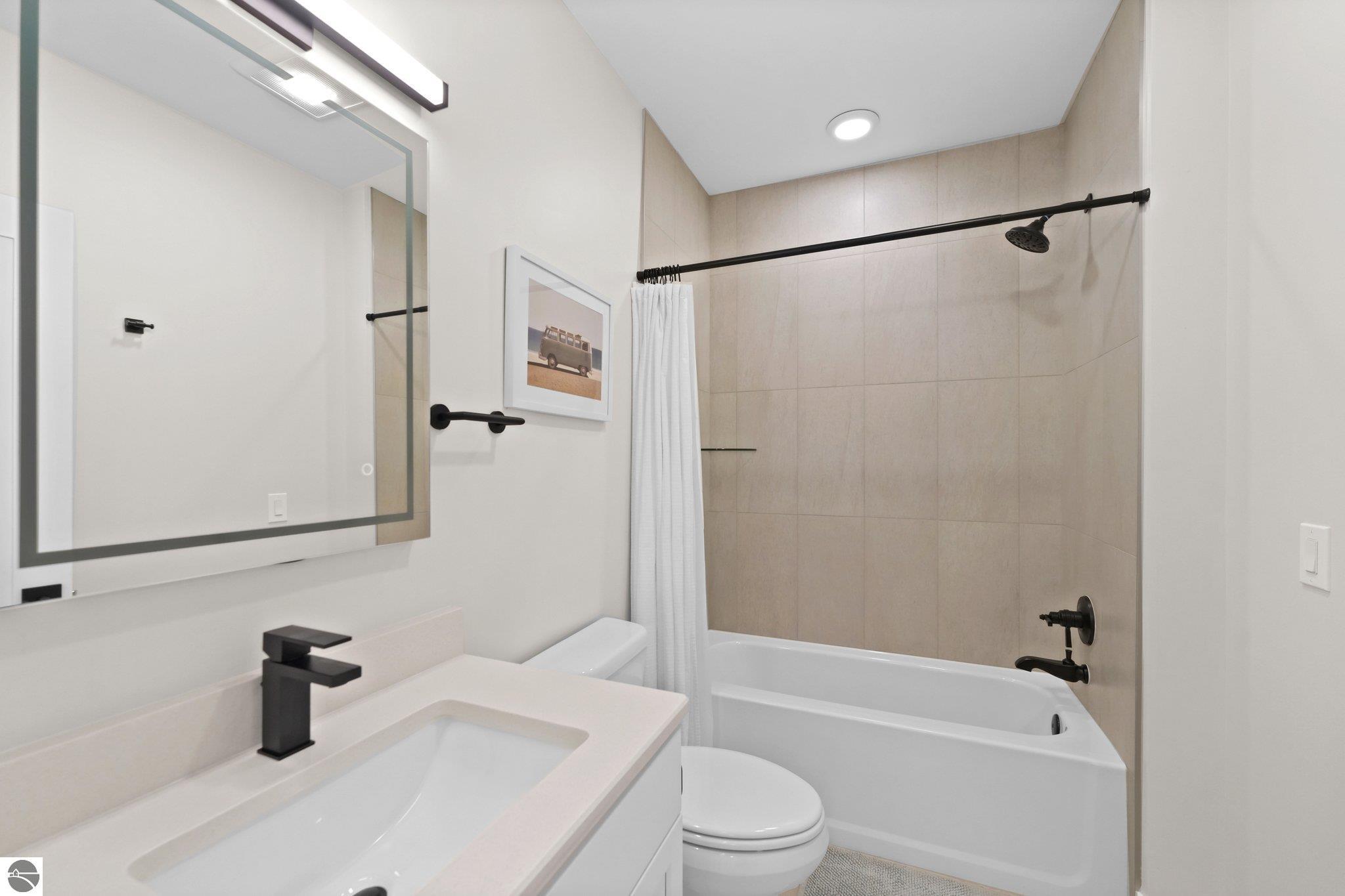 708 Randolph Street # 204