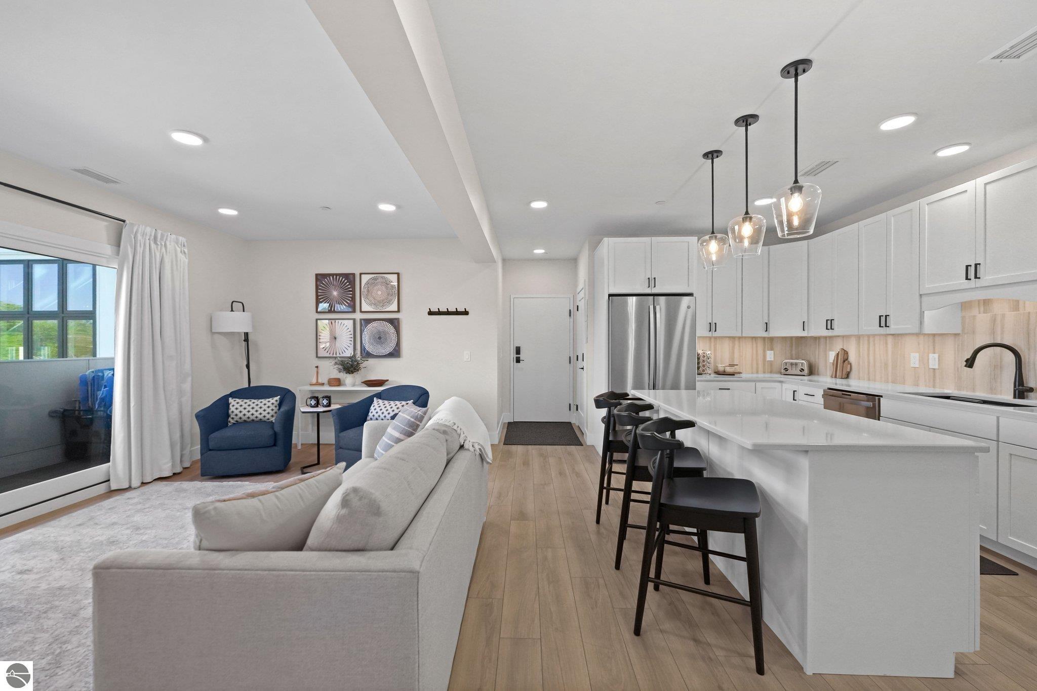 708 Randolph Street # 204