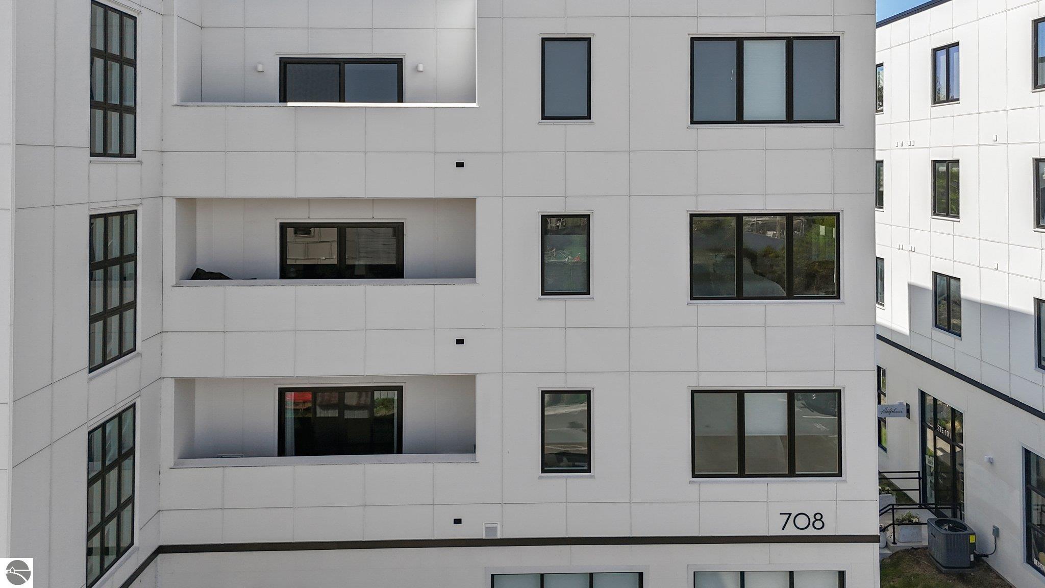 708 Randolph Street # 204