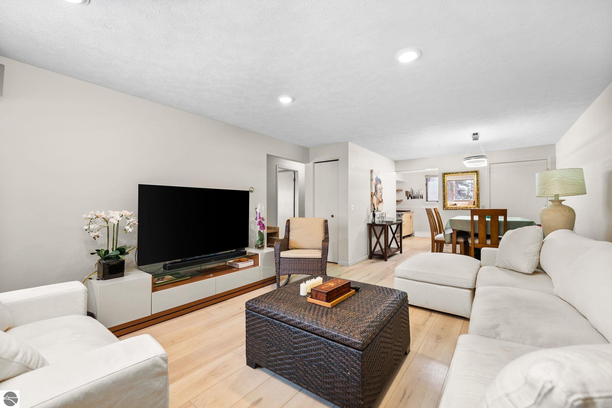3922 Sherwood Forest Drive