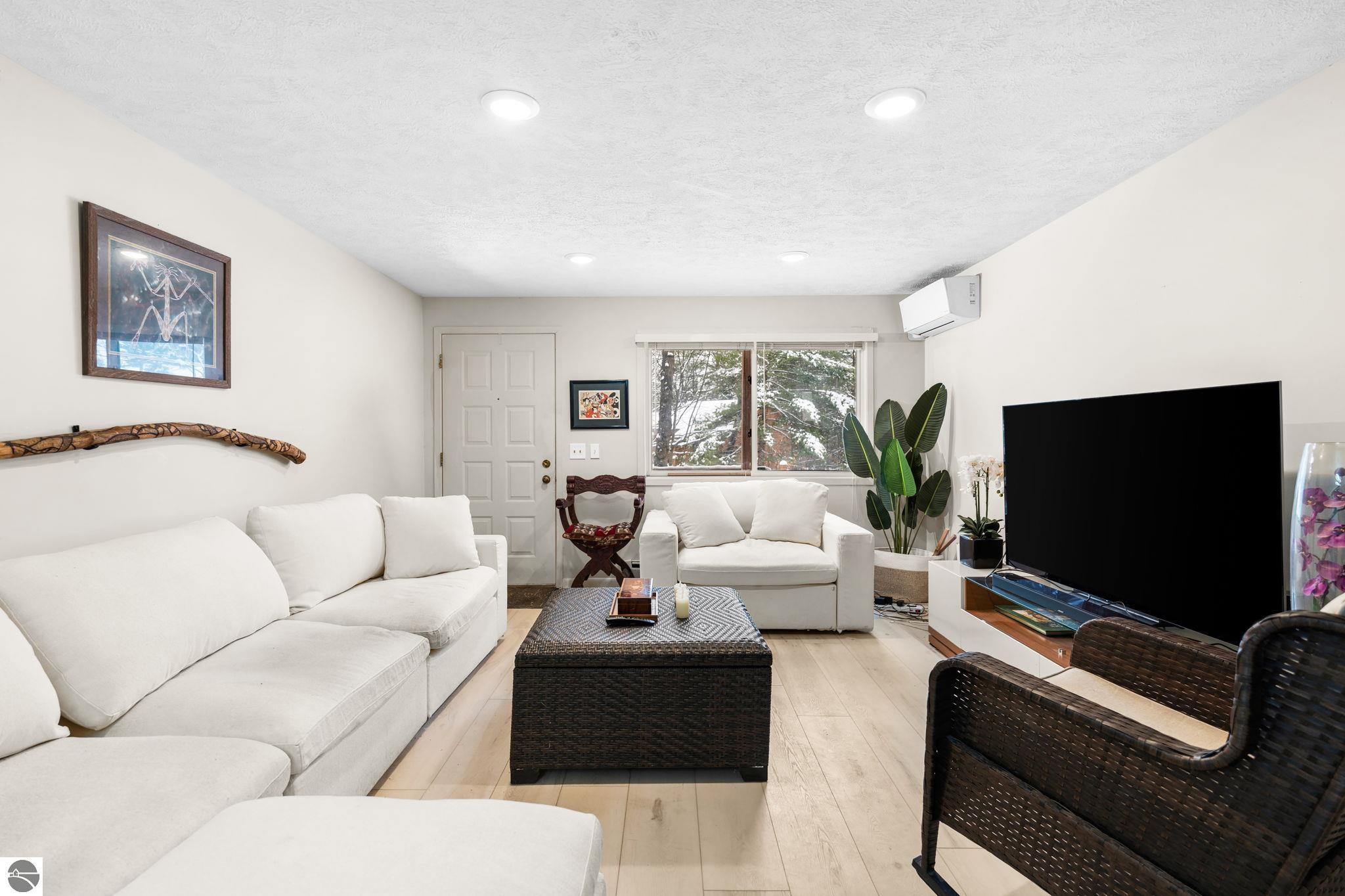 3922 Sherwood Forest Drive