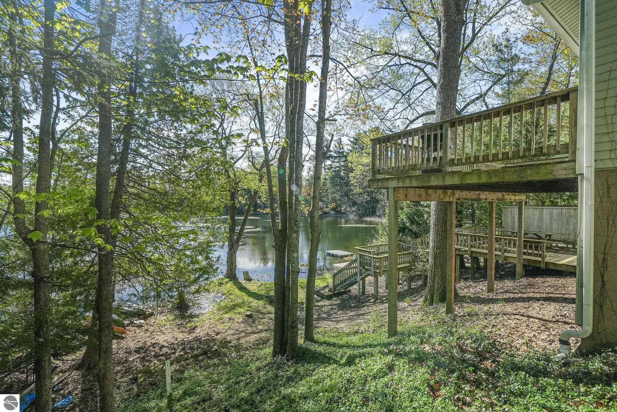 4064 N Spider Lake