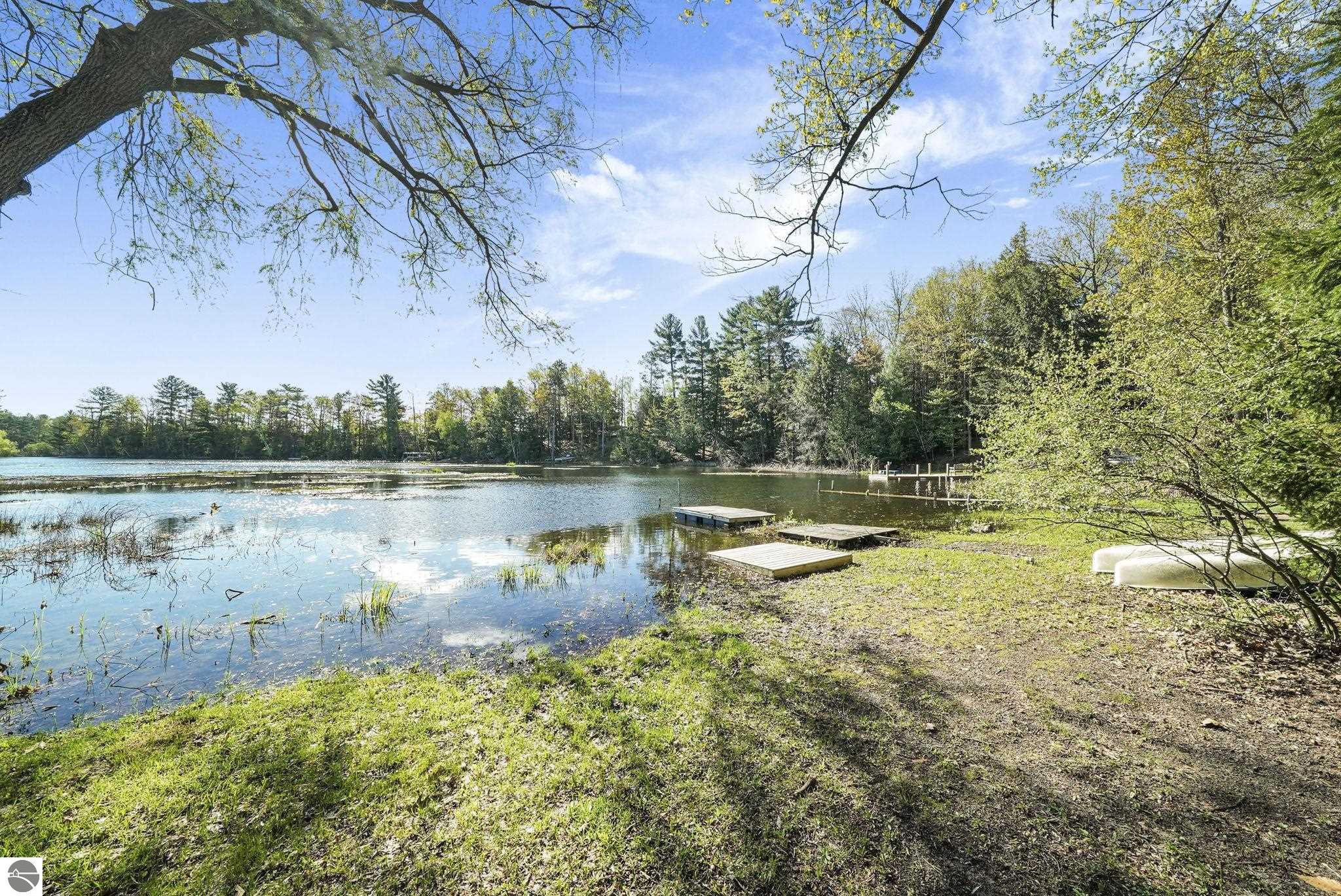4064 N Spider Lake