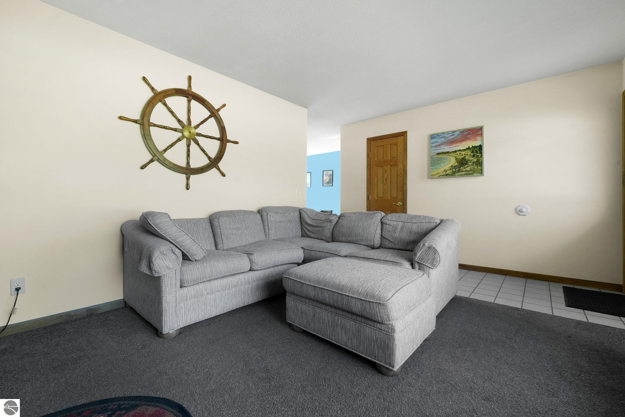 4064 N Spider Lake