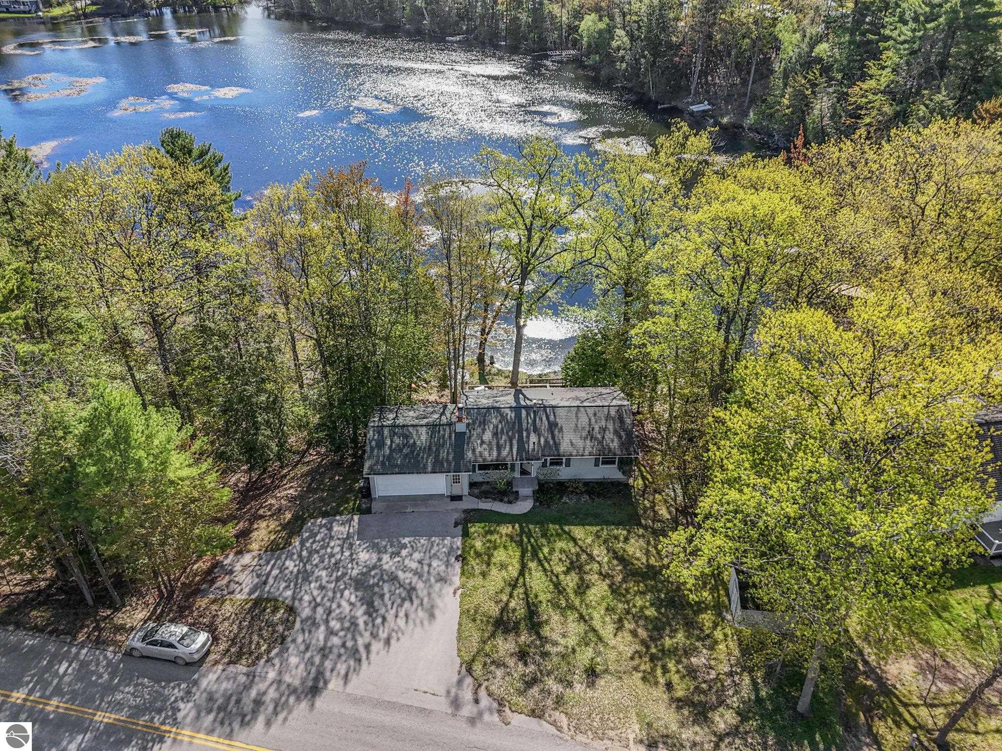 4064 N Spider Lake
