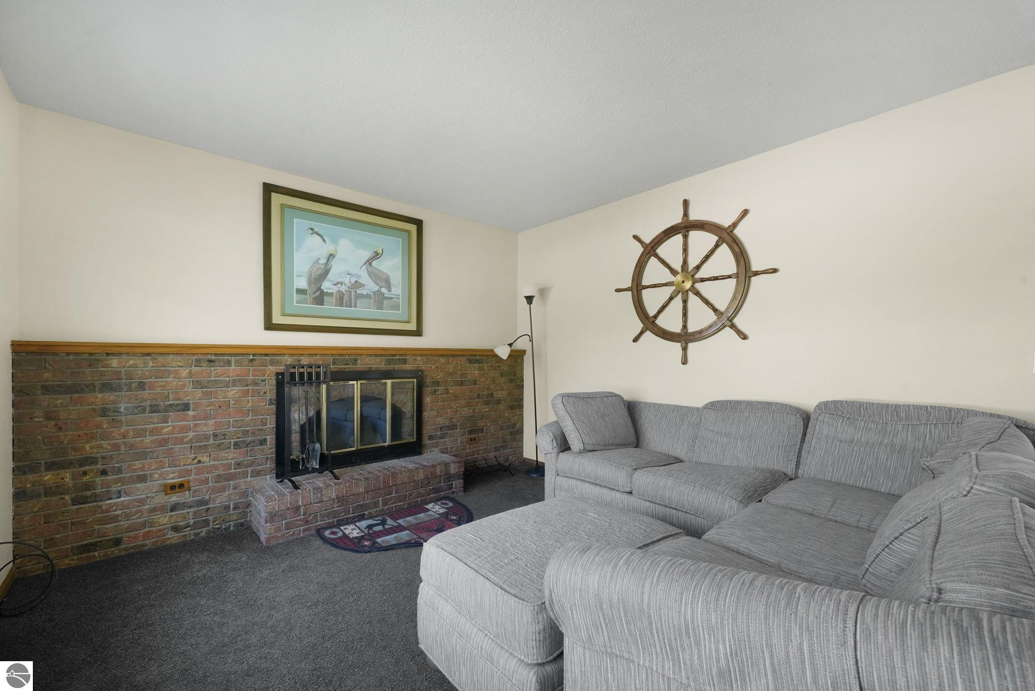 4064 N Spider Lake