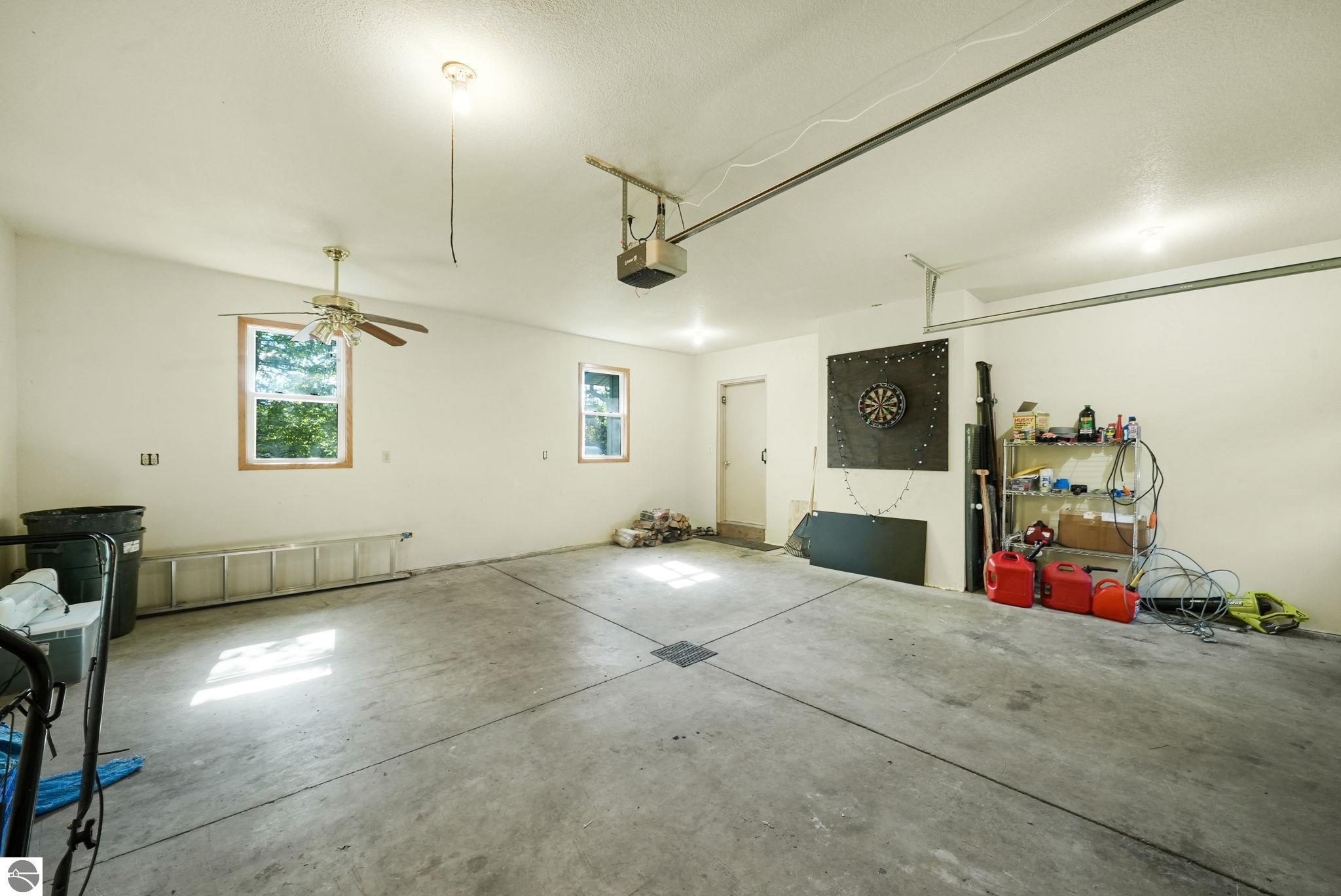 4064 N Spider Lake