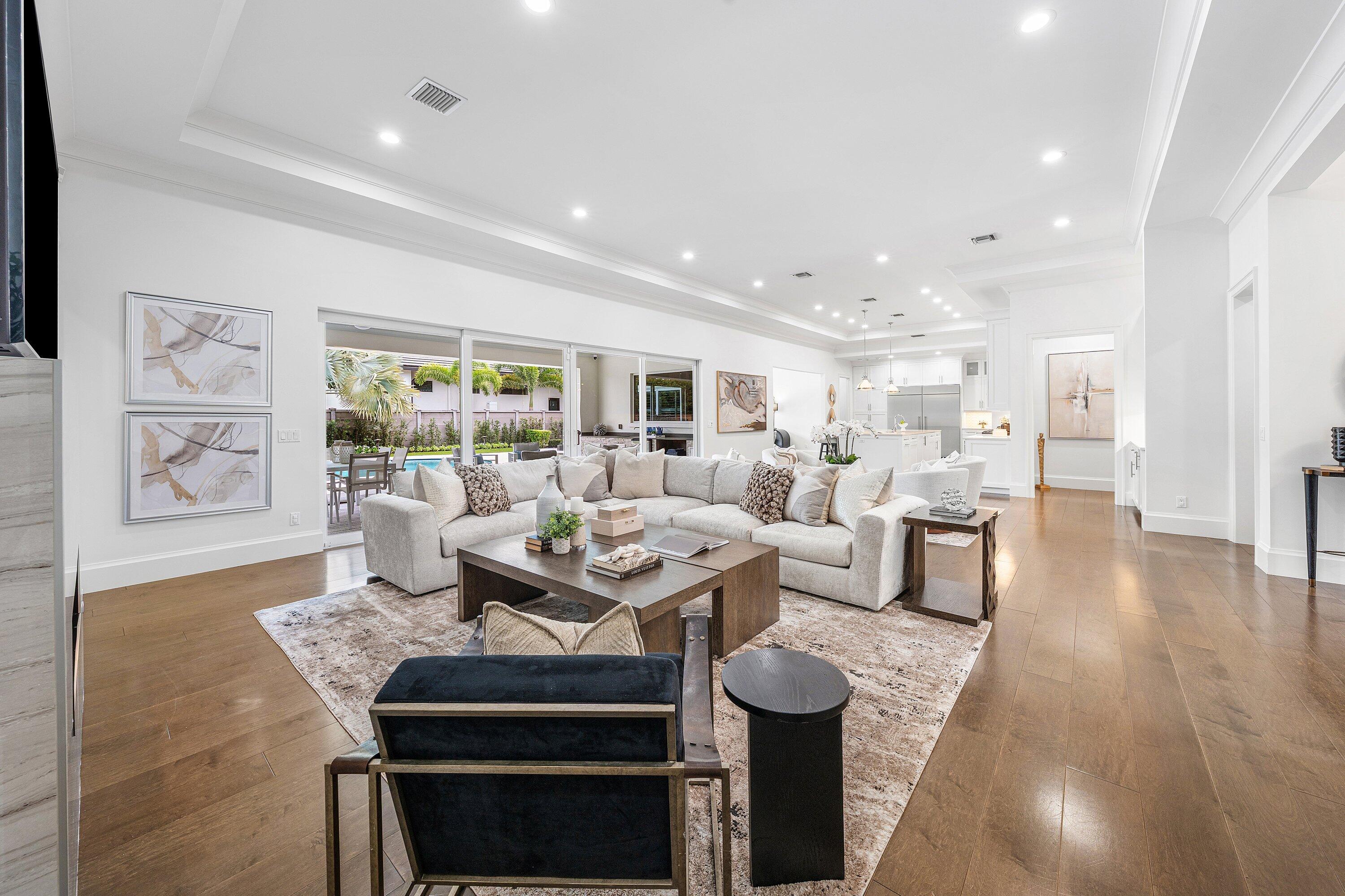 598 NW 9th Court
