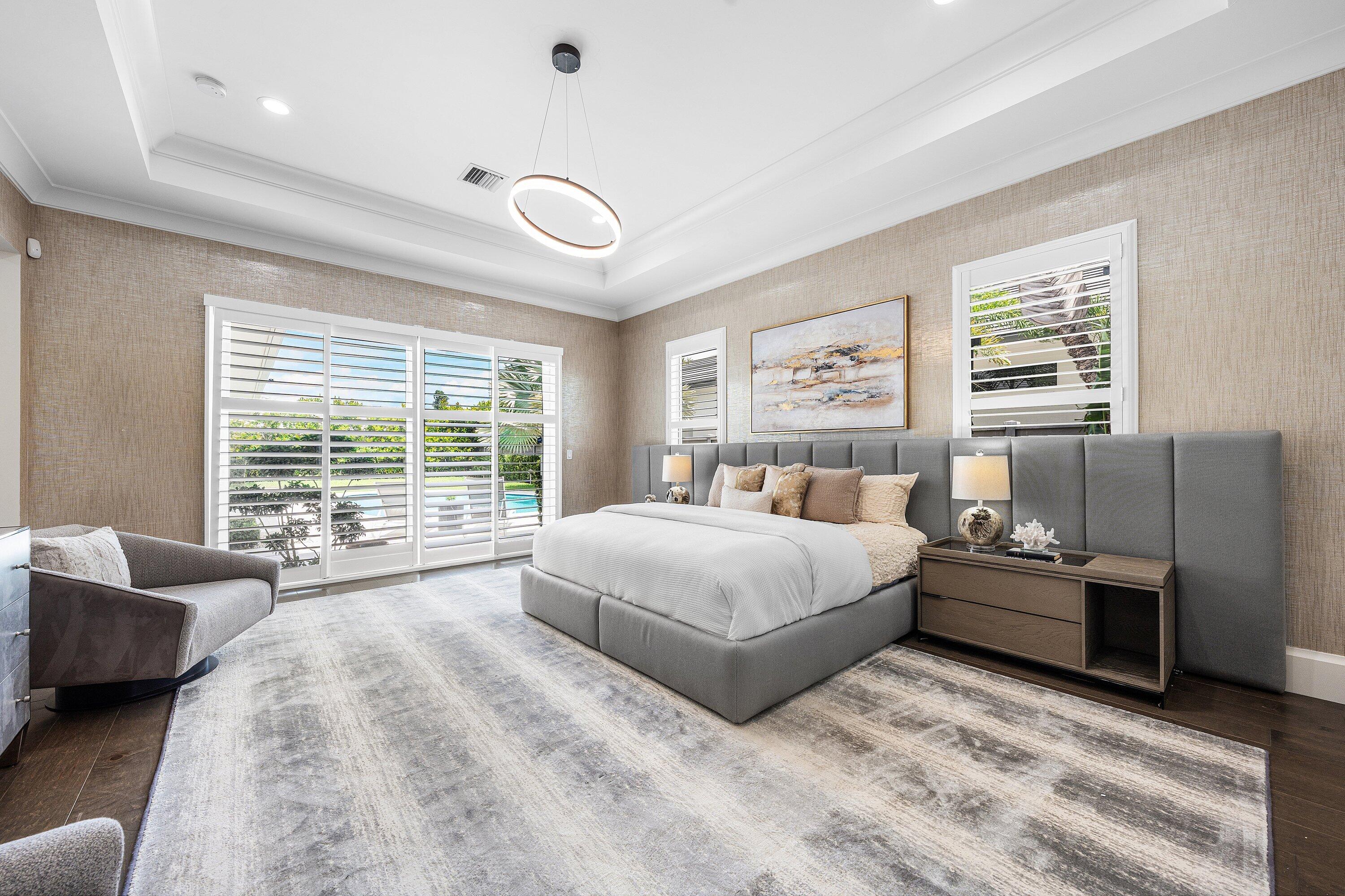 598 NW 9th Court