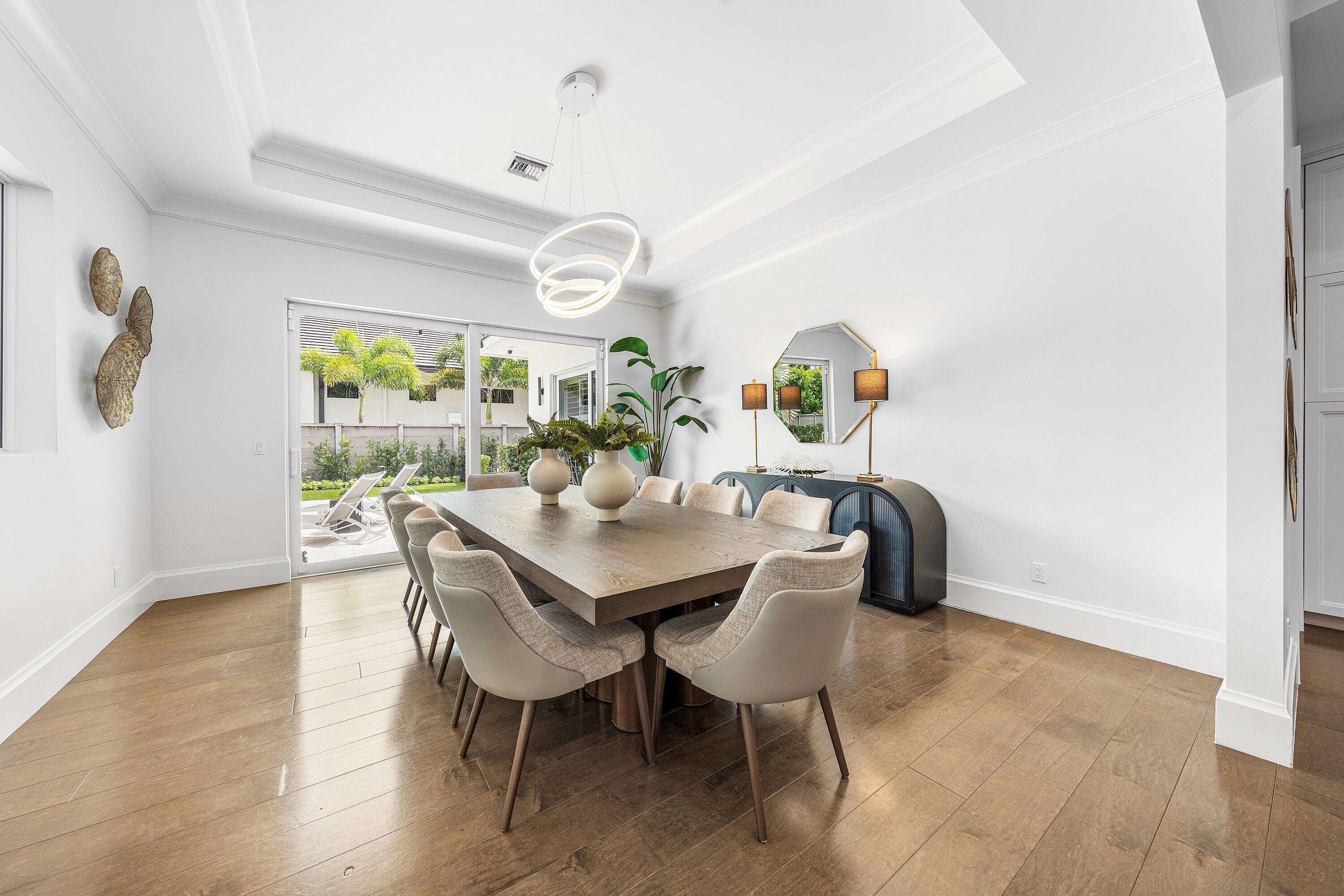 598 NW 9th Court