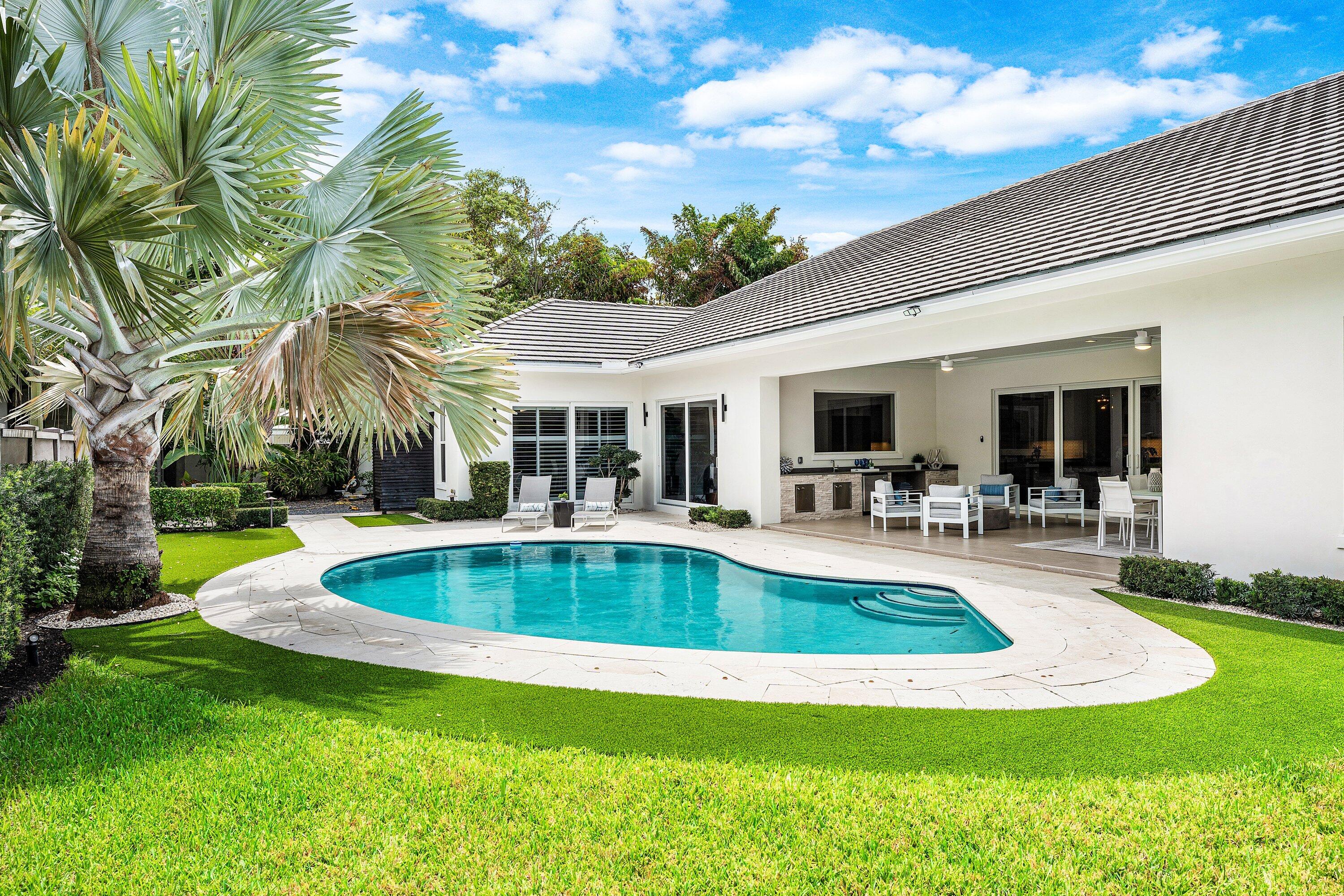 598 NW 9th Court