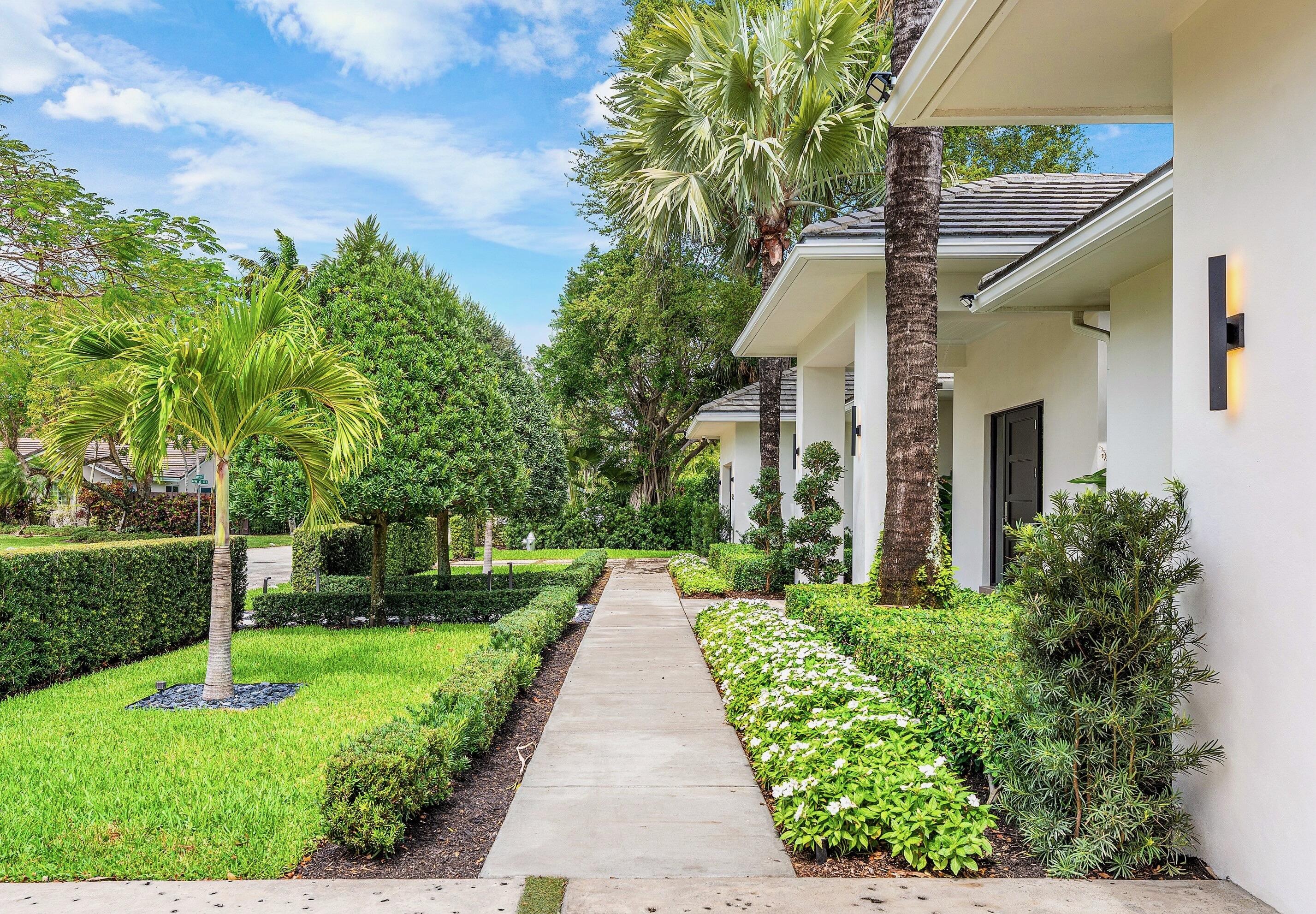 598 NW 9th Court