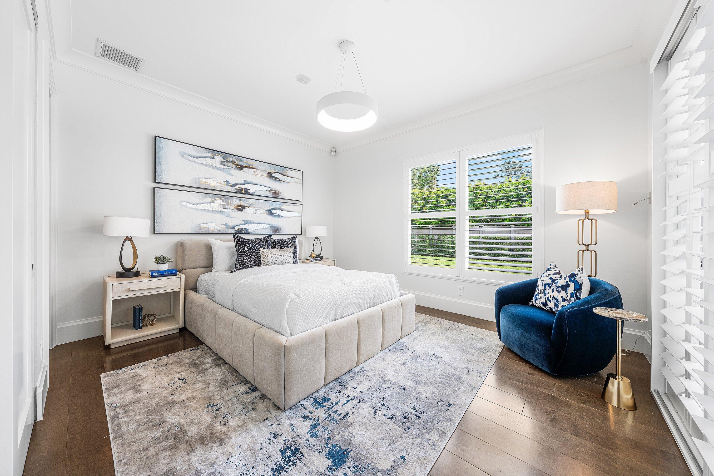 598 NW 9th Court