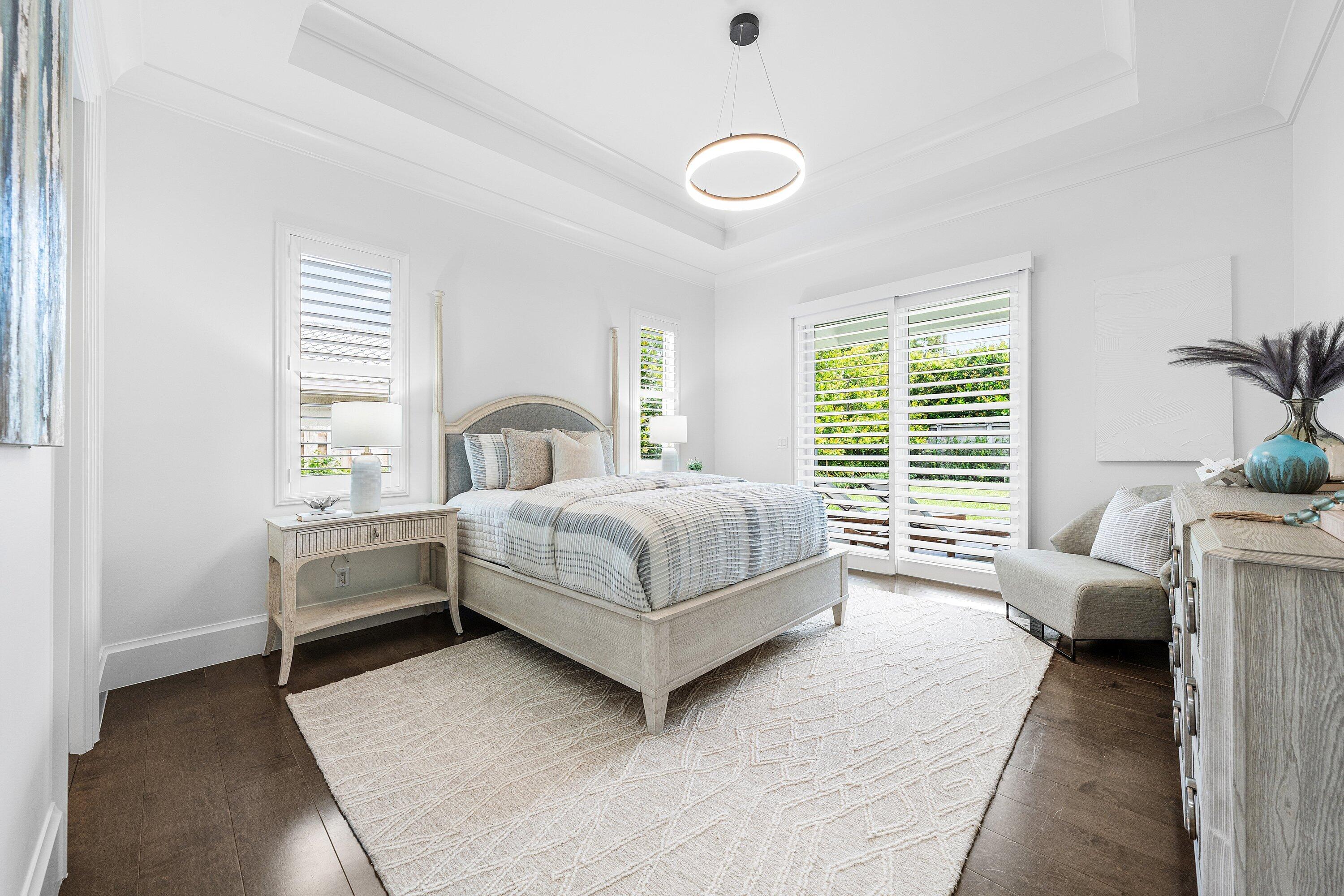 598 NW 9th Court