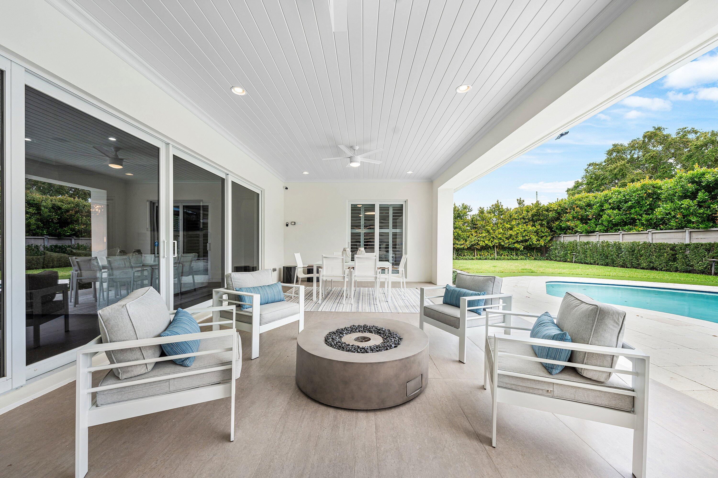 598 NW 9th Court