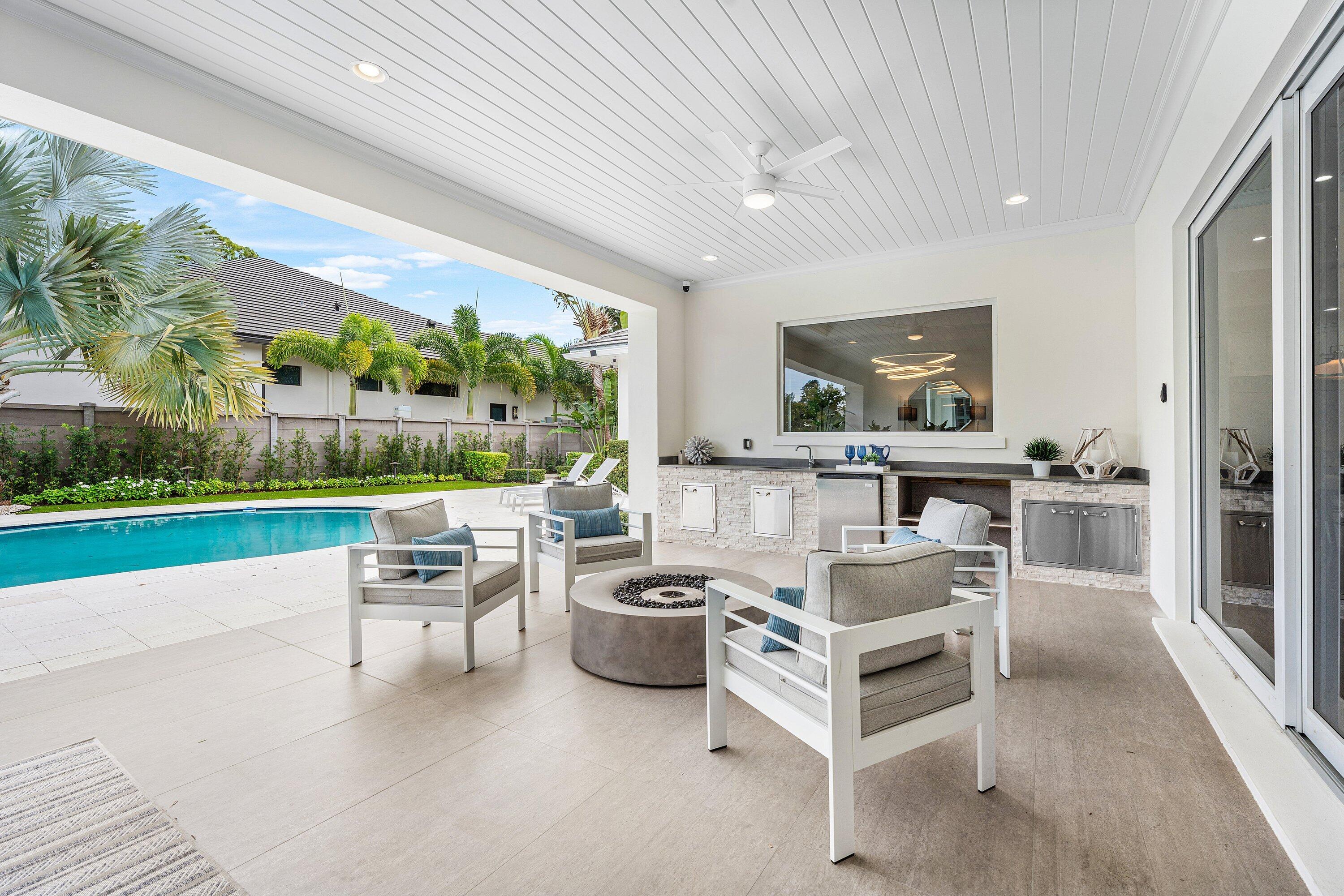 598 NW 9th Court