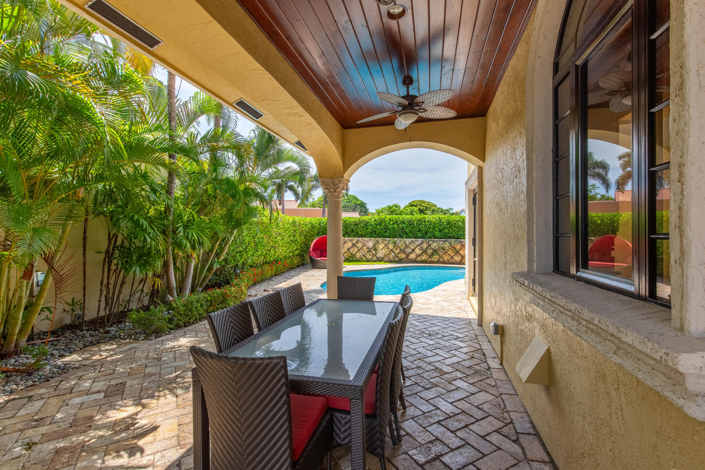 529 Pelican Way
