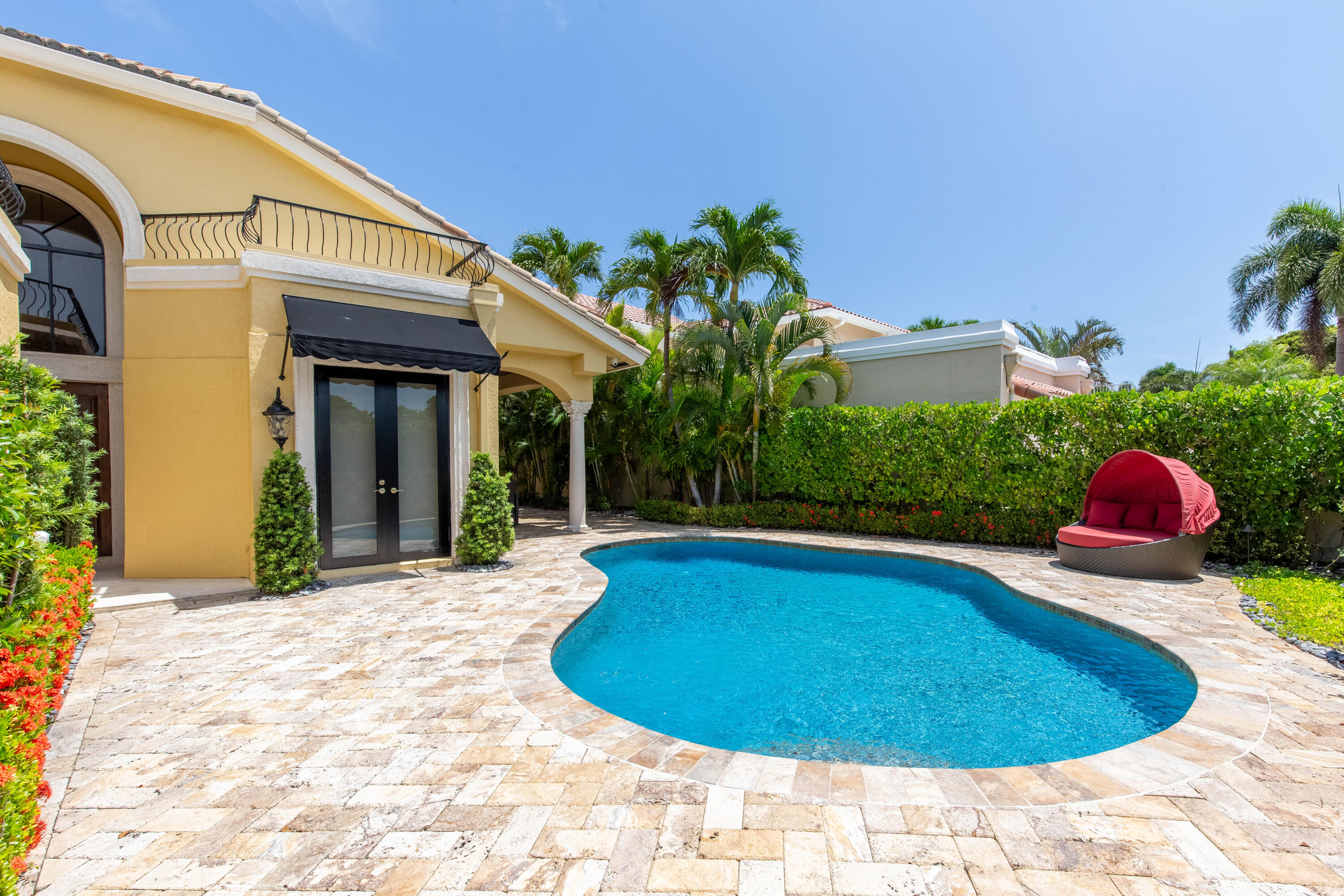 529 Pelican Way