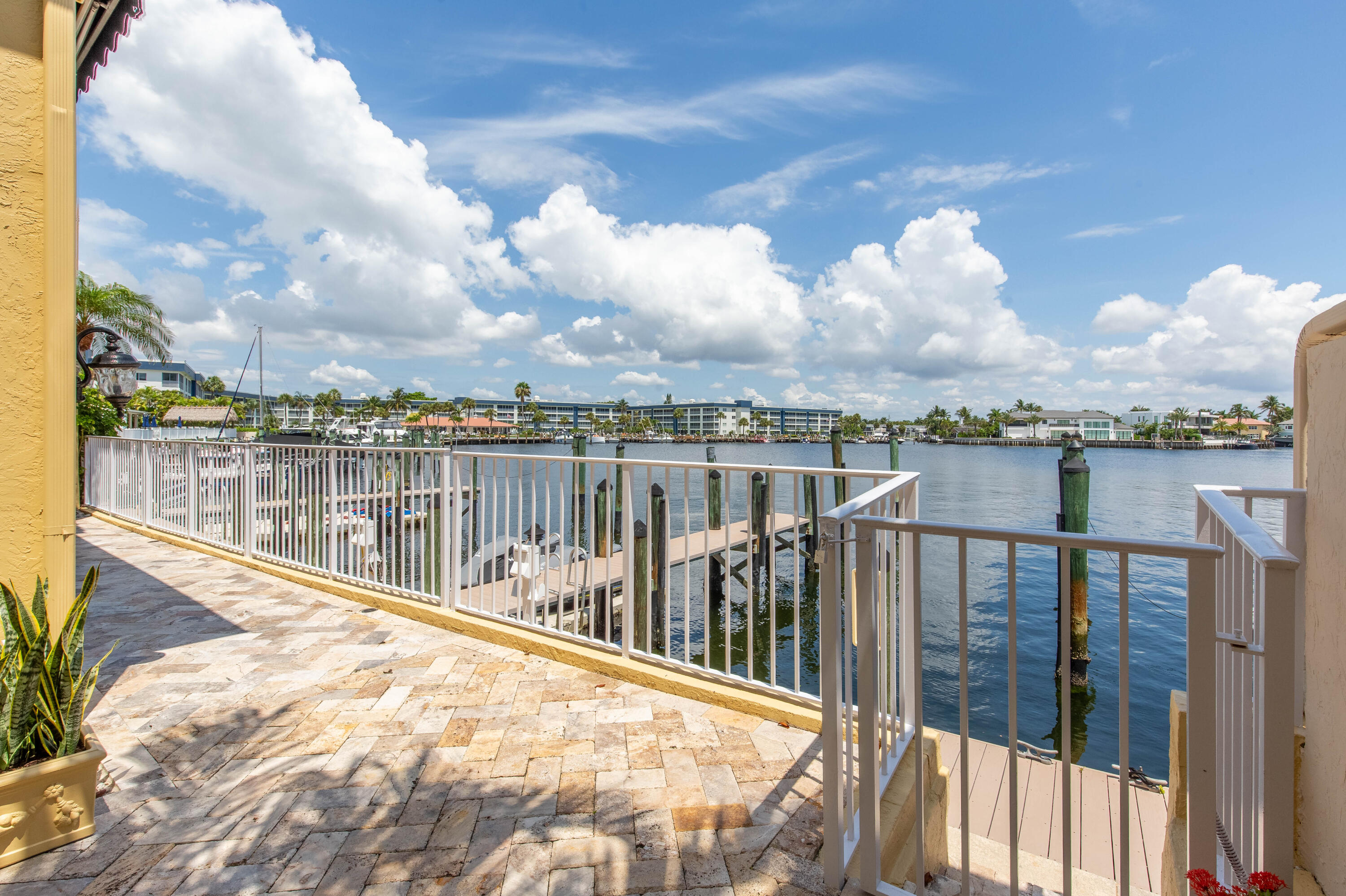 529 Pelican Way