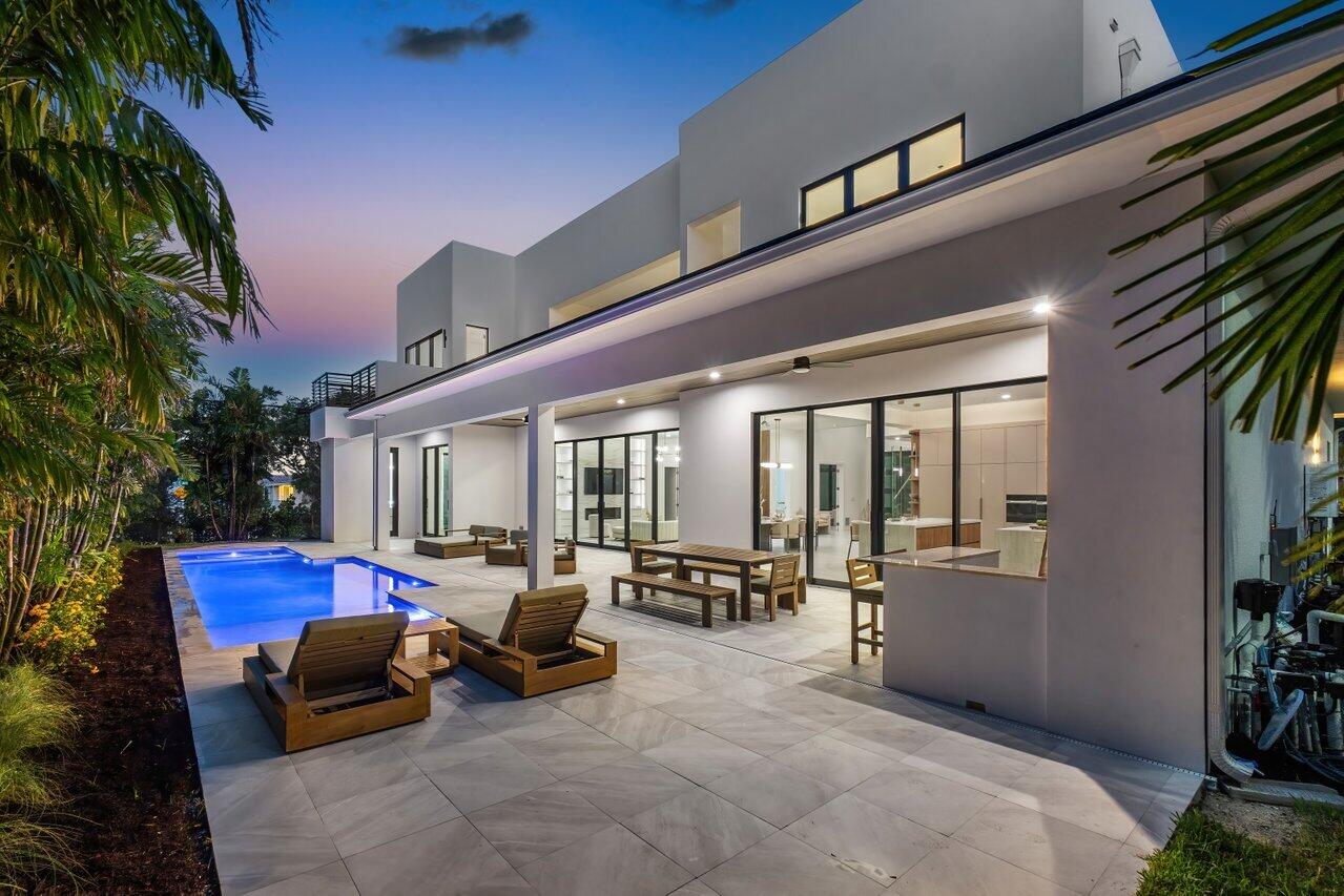 499 NE 4th Street