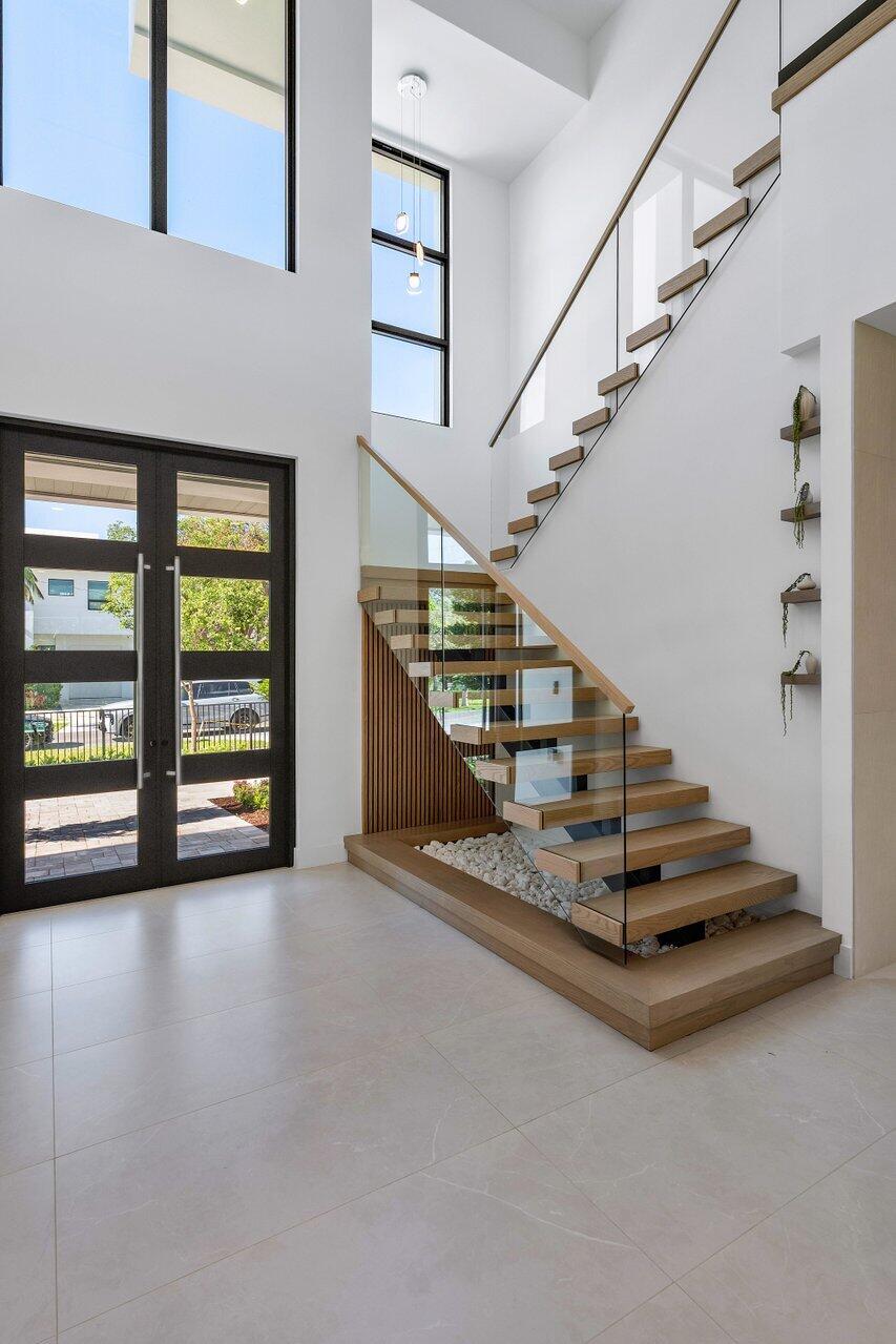 499 NE 4th Street
