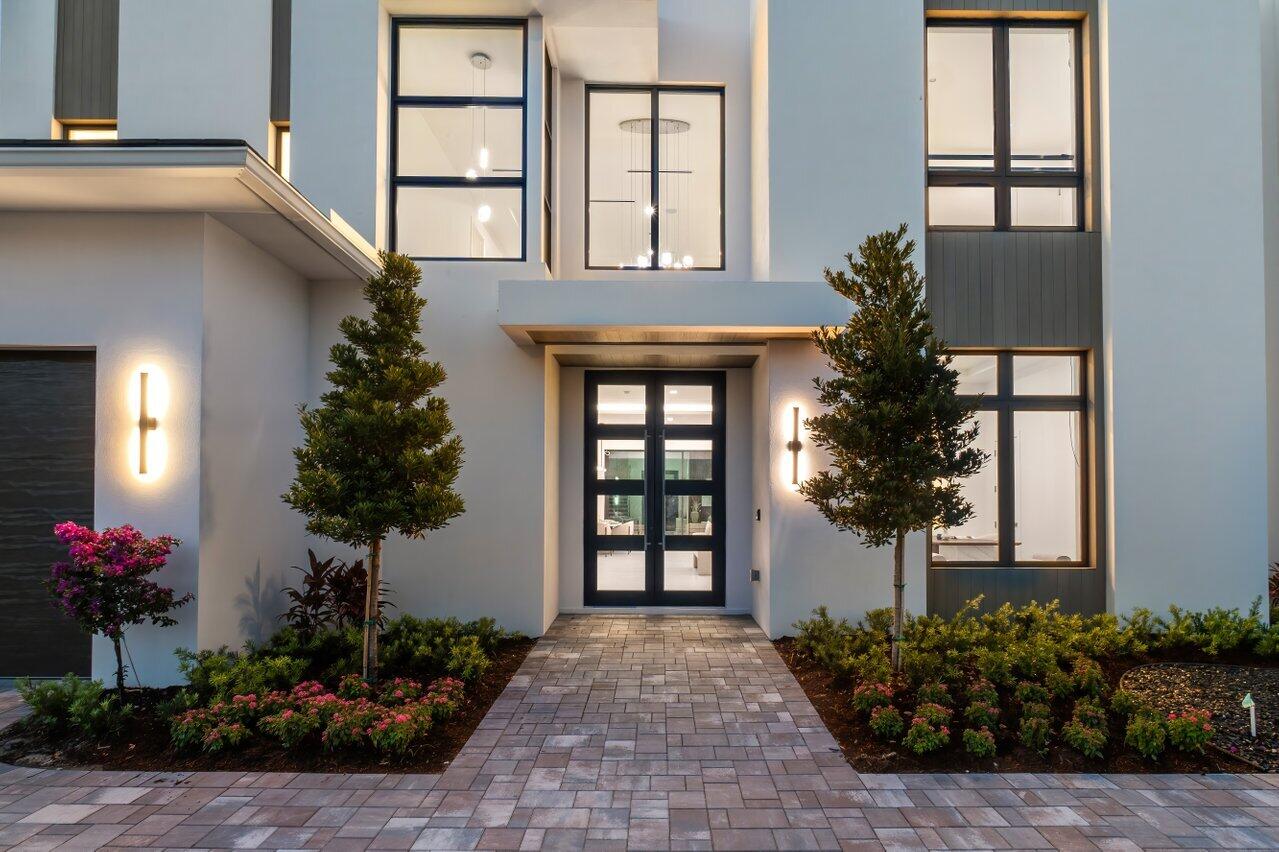 499 NE 4th Street