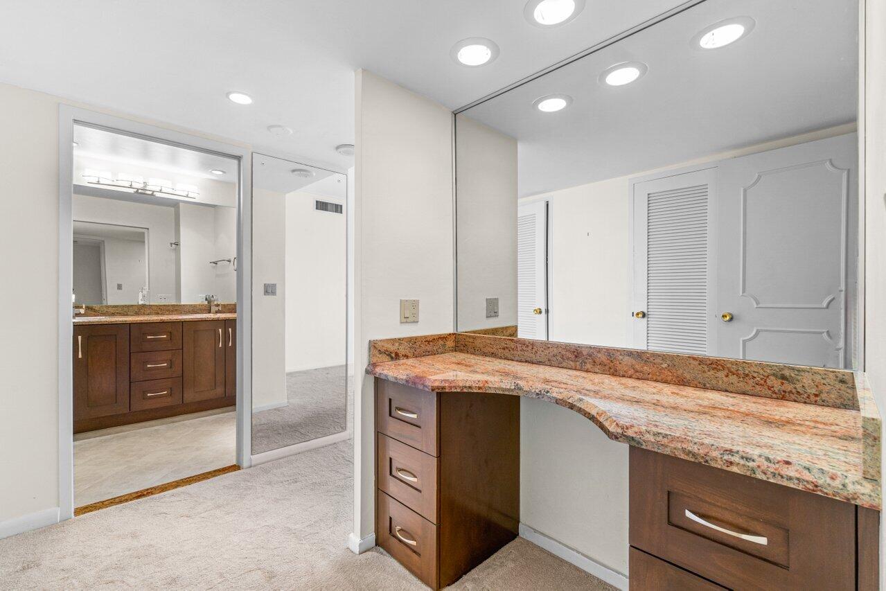 701 E Camino Real Unit: 8e