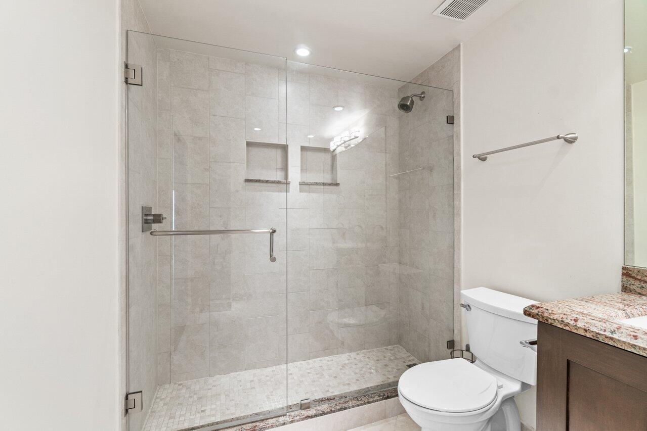 701 E Camino Real Unit: 8e