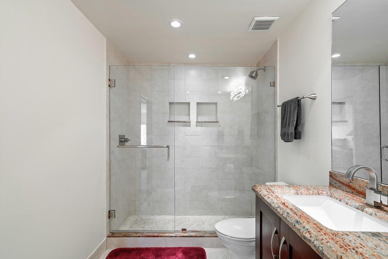 701 E Camino Real Unit: 8e