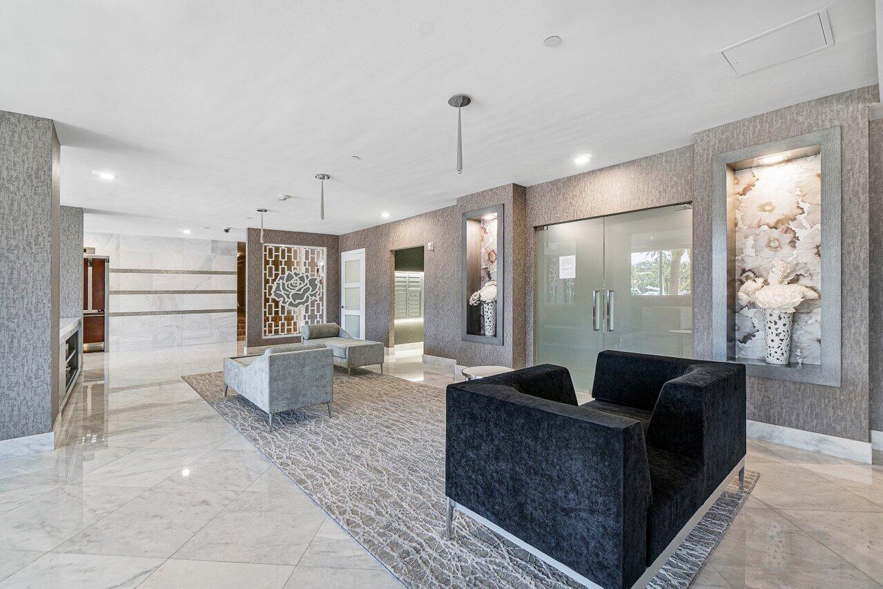 701 E Camino Real Unit: 8e