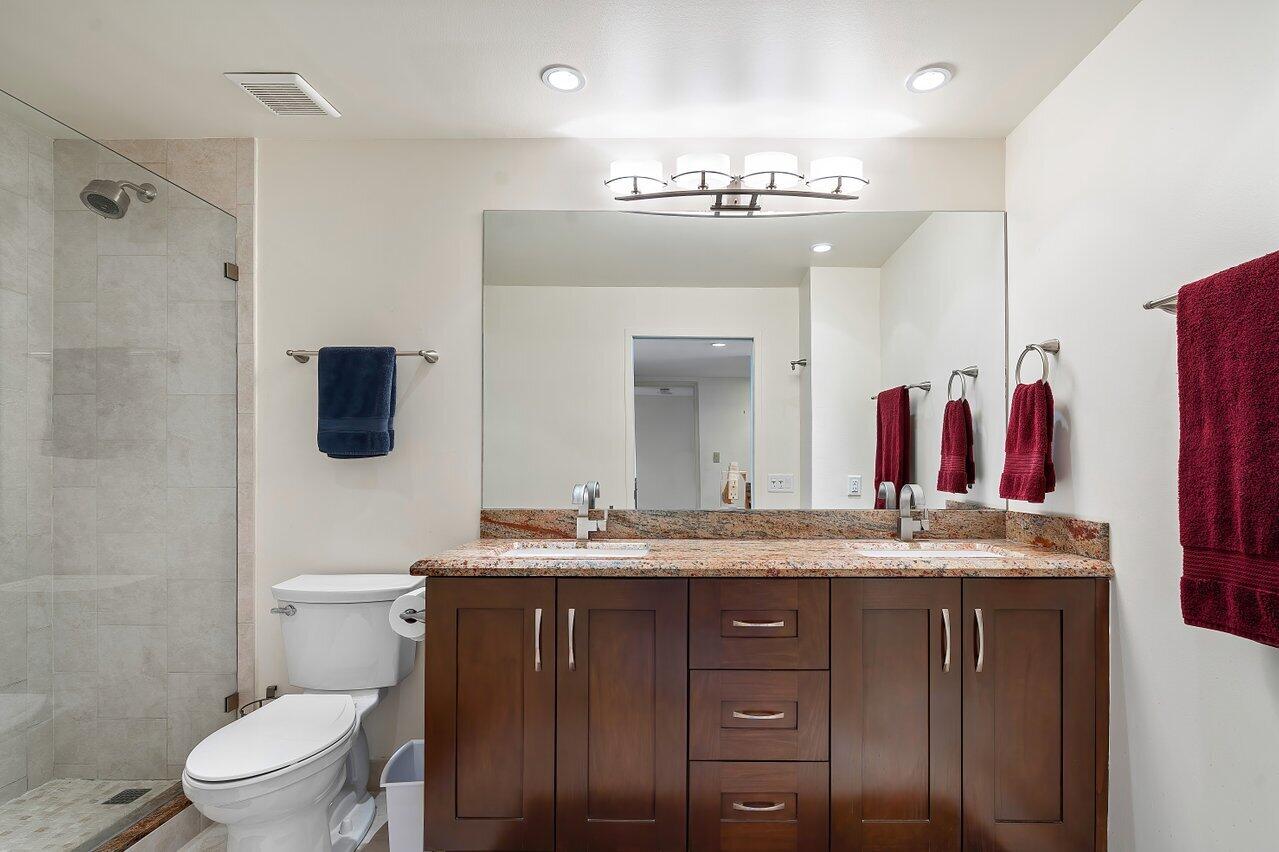 701 E Camino Real Unit: 8e