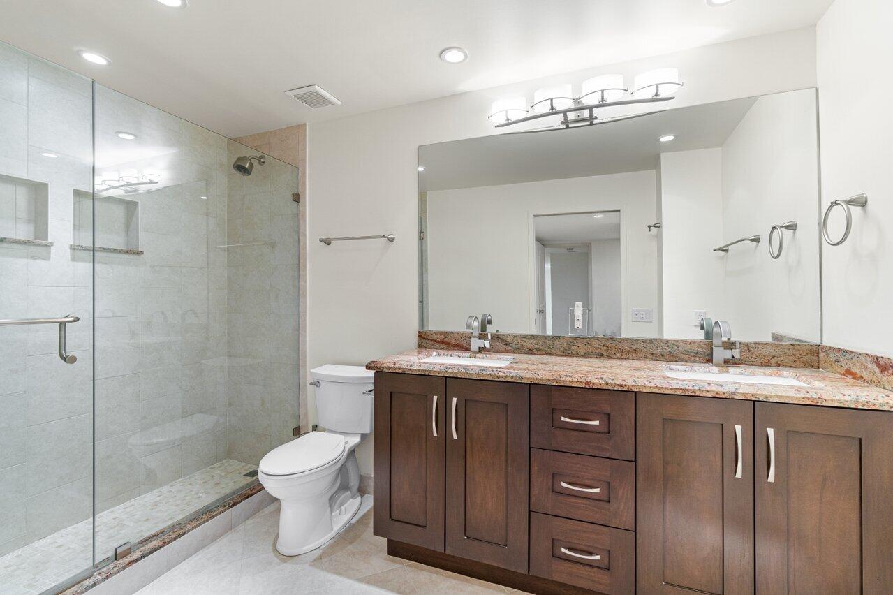 701 E Camino Real Unit: 8e