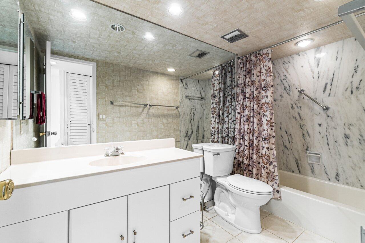 701 E Camino Real Unit: 8e