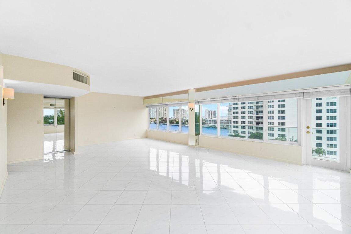 701 E Camino Real Unit: 8e