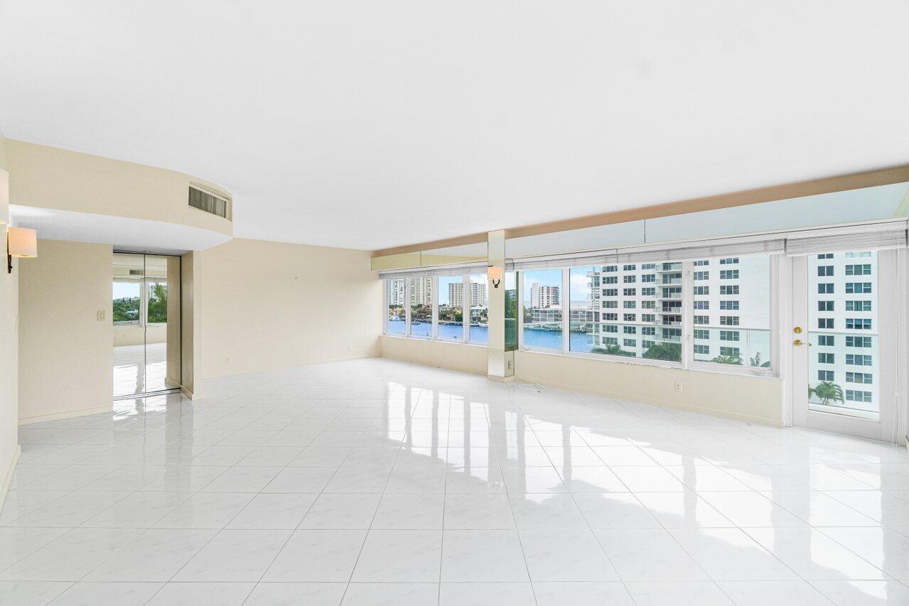 701 E Camino Real Unit: 8e