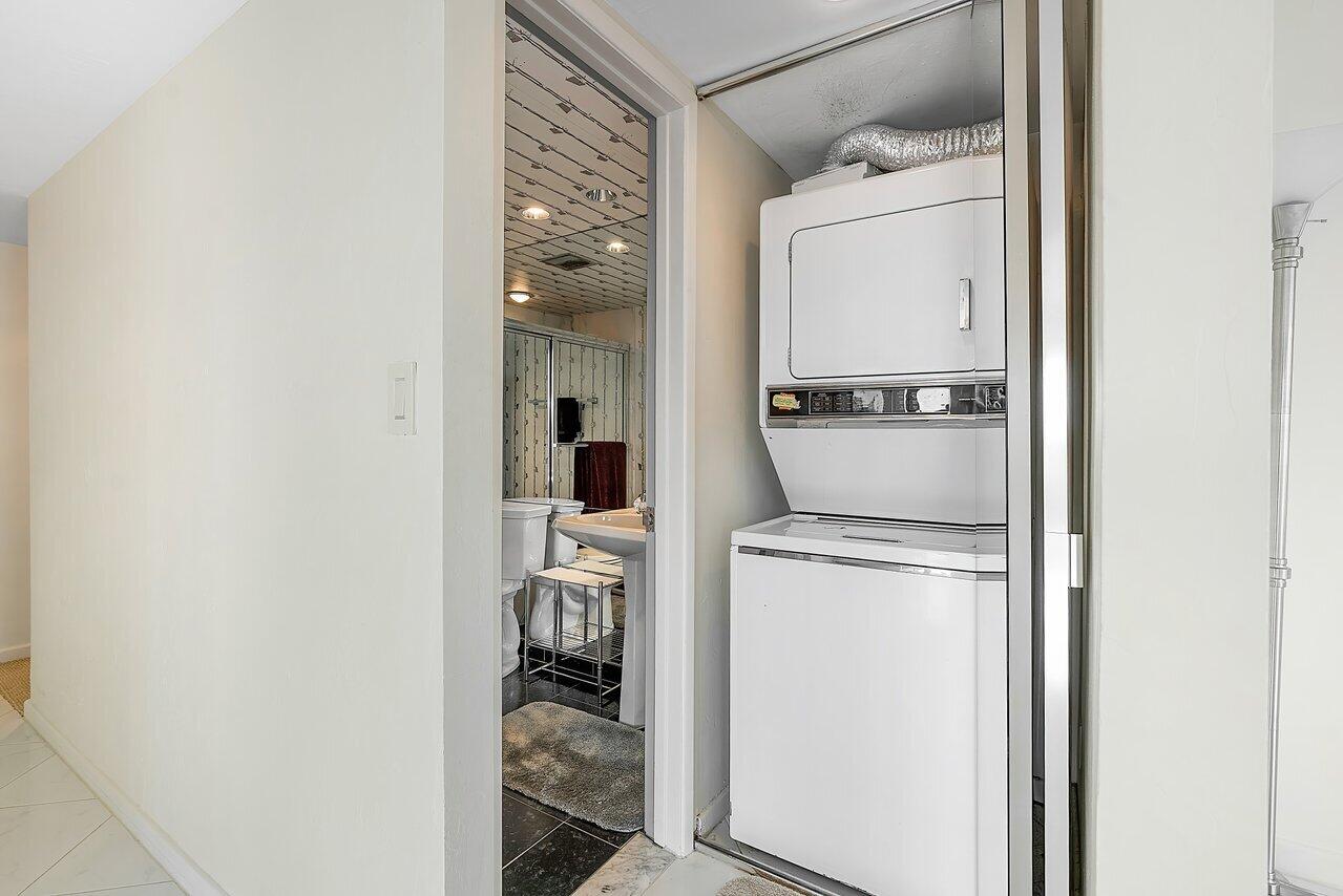 701 E Camino Real Unit: 8e