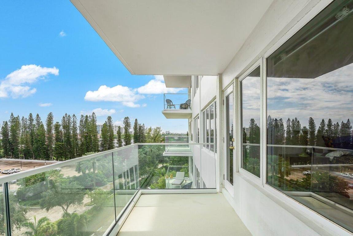 701 E Camino Real Unit: 8e