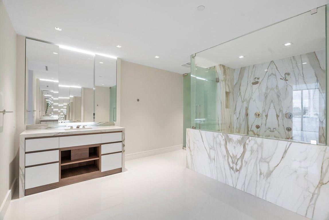 725 S Ocean Boulevard Unit: 303