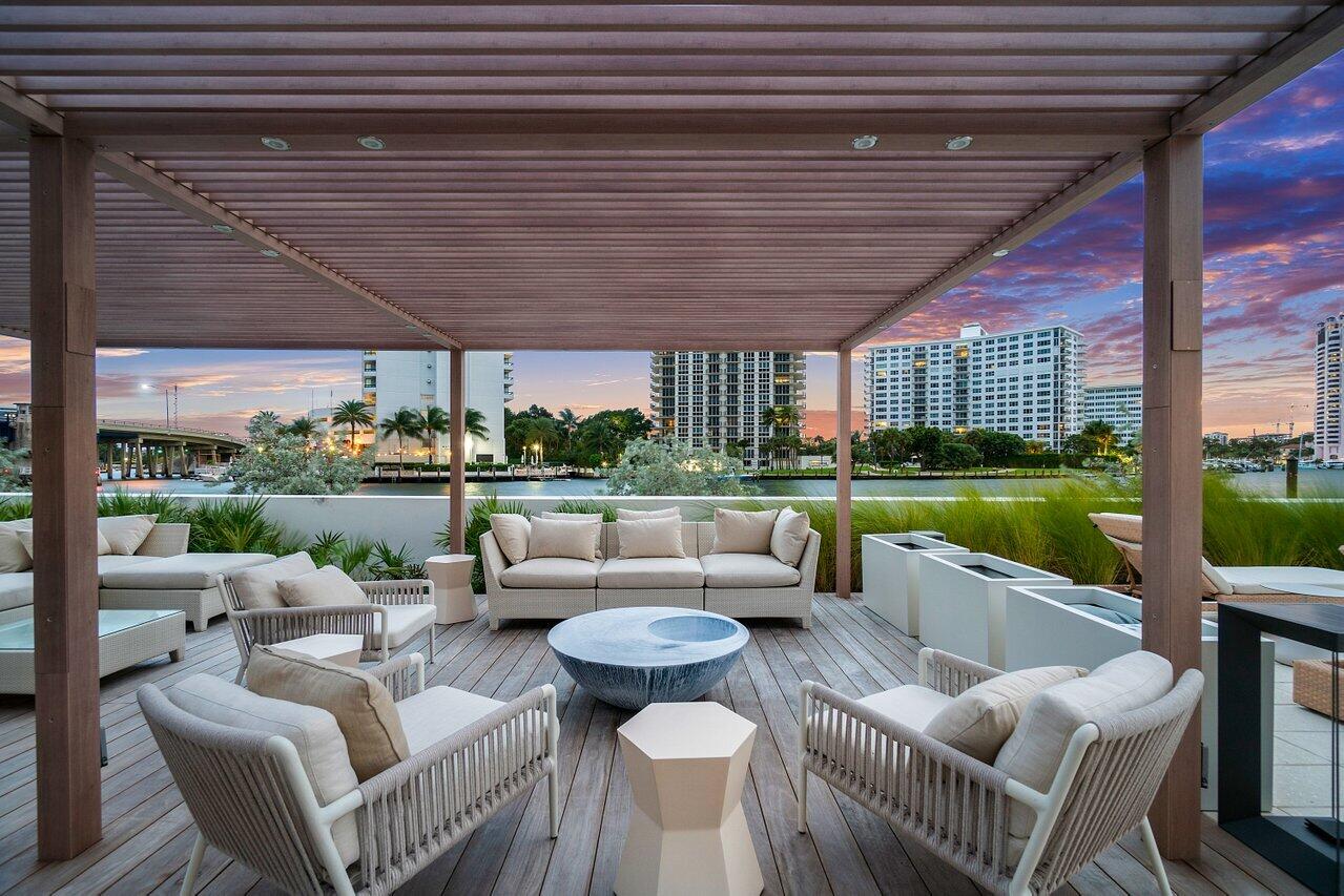 725 S Ocean Boulevard Unit: 303