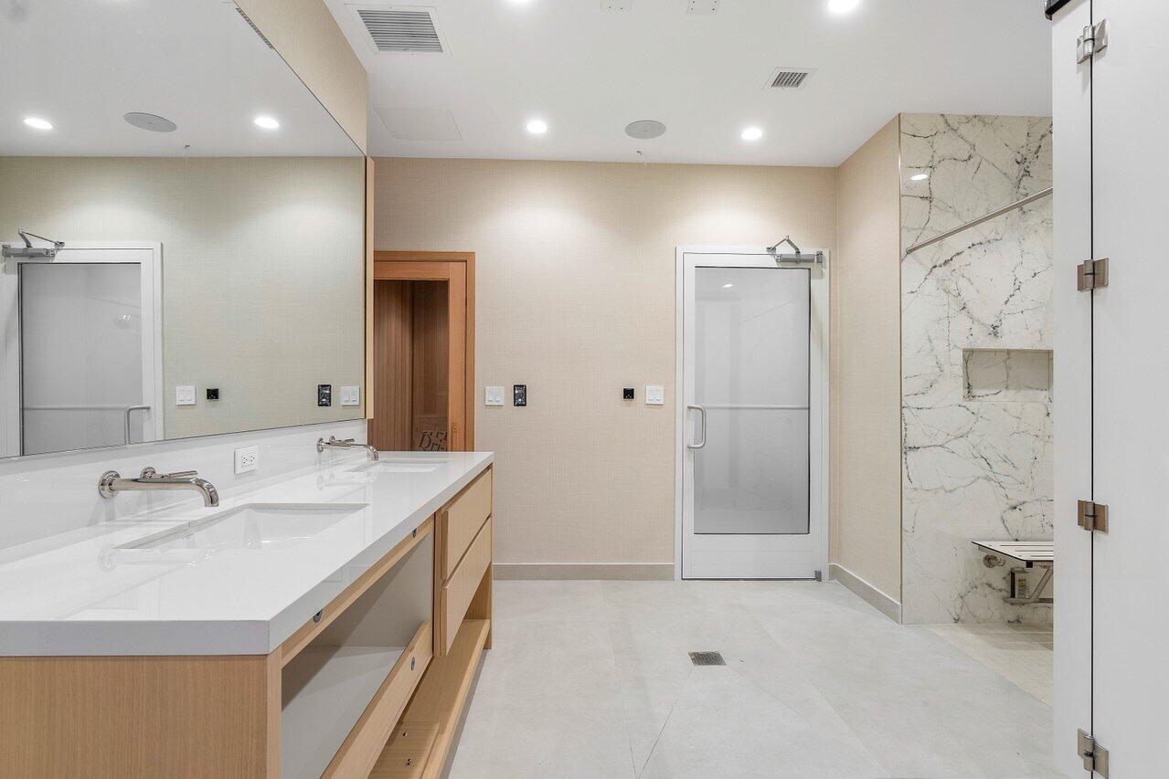 725 S Ocean Boulevard Unit: 303