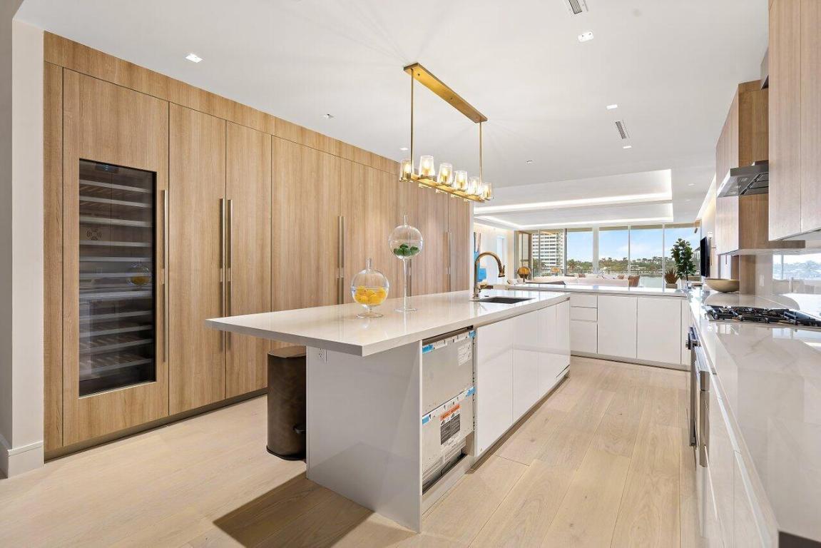 725 S Ocean Boulevard Unit: 303