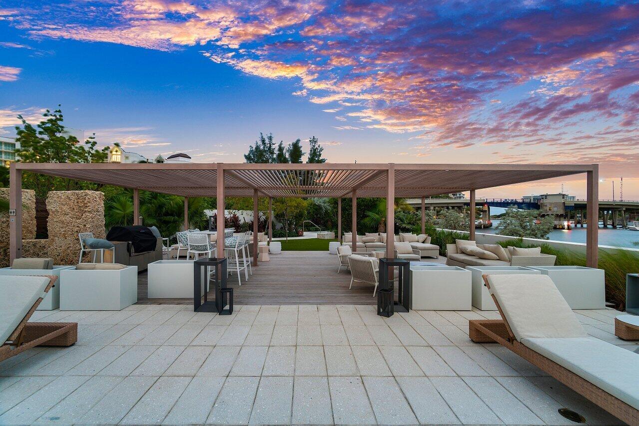 725 S Ocean Boulevard Unit: 303