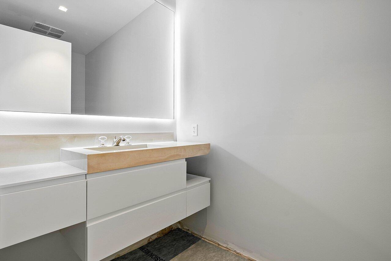 725 S Ocean Boulevard Unit: 104