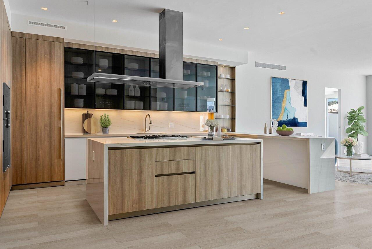 725 S Ocean Boulevard Unit: 104