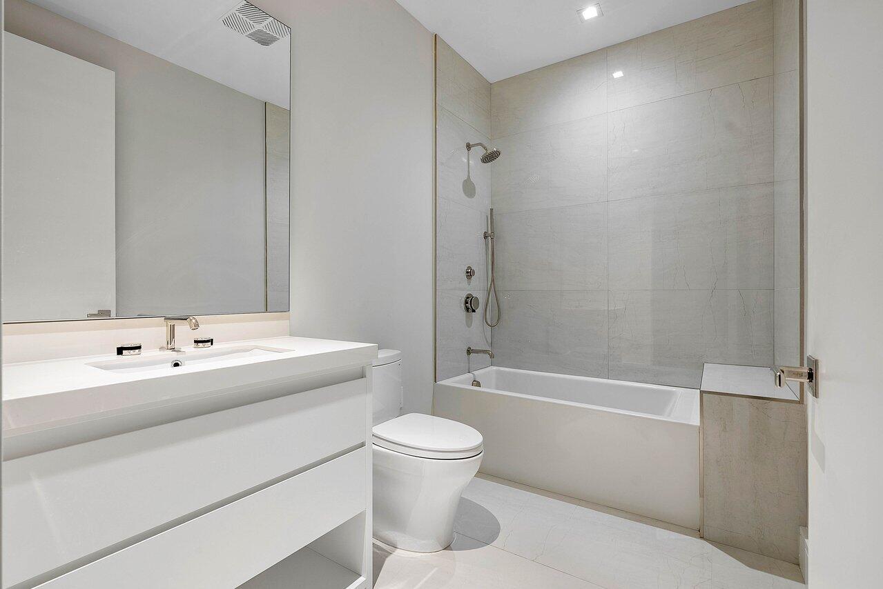 725 S Ocean Boulevard Unit: 104